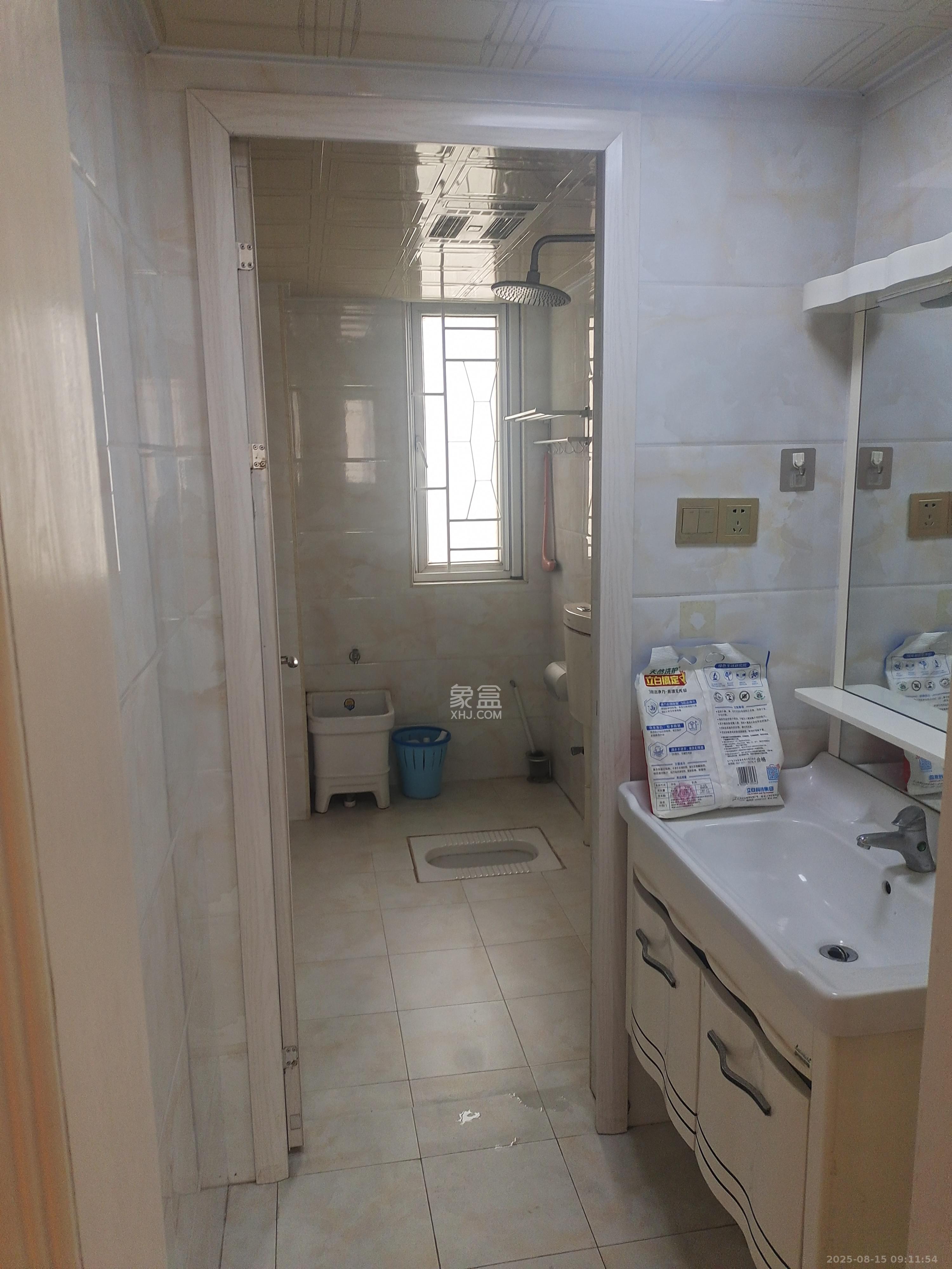 保利香槟国际 3室2厅2卫 2000.0元/月 保利香槟国际 3室2厅2卫 2000.0元/月室内图