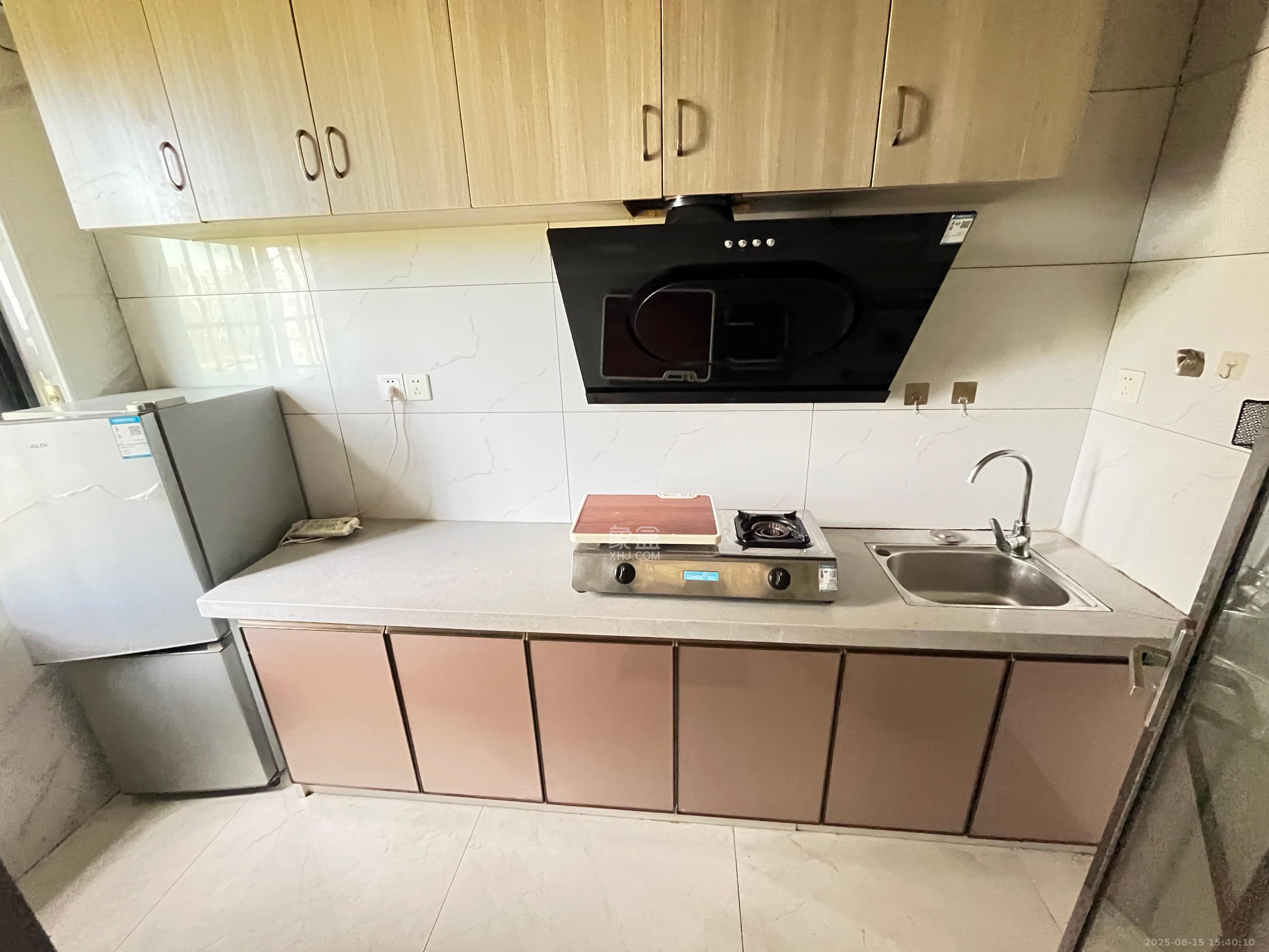 星城新宇川河苑 1室1厅1卫 1200.0元/月 星城新宇川河苑 1室1厅1卫 1200.0元/月室内图