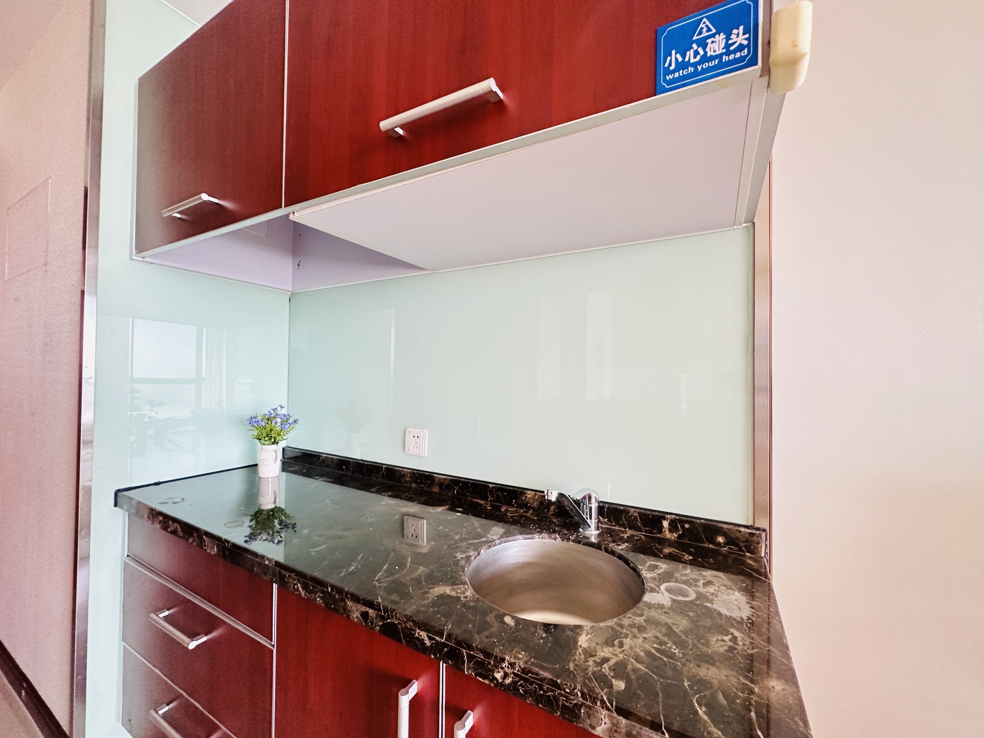 明光国际大酒店  1室1厅1卫    42.0万 明光国际大酒店  1室1厅1卫    42.0万客厅