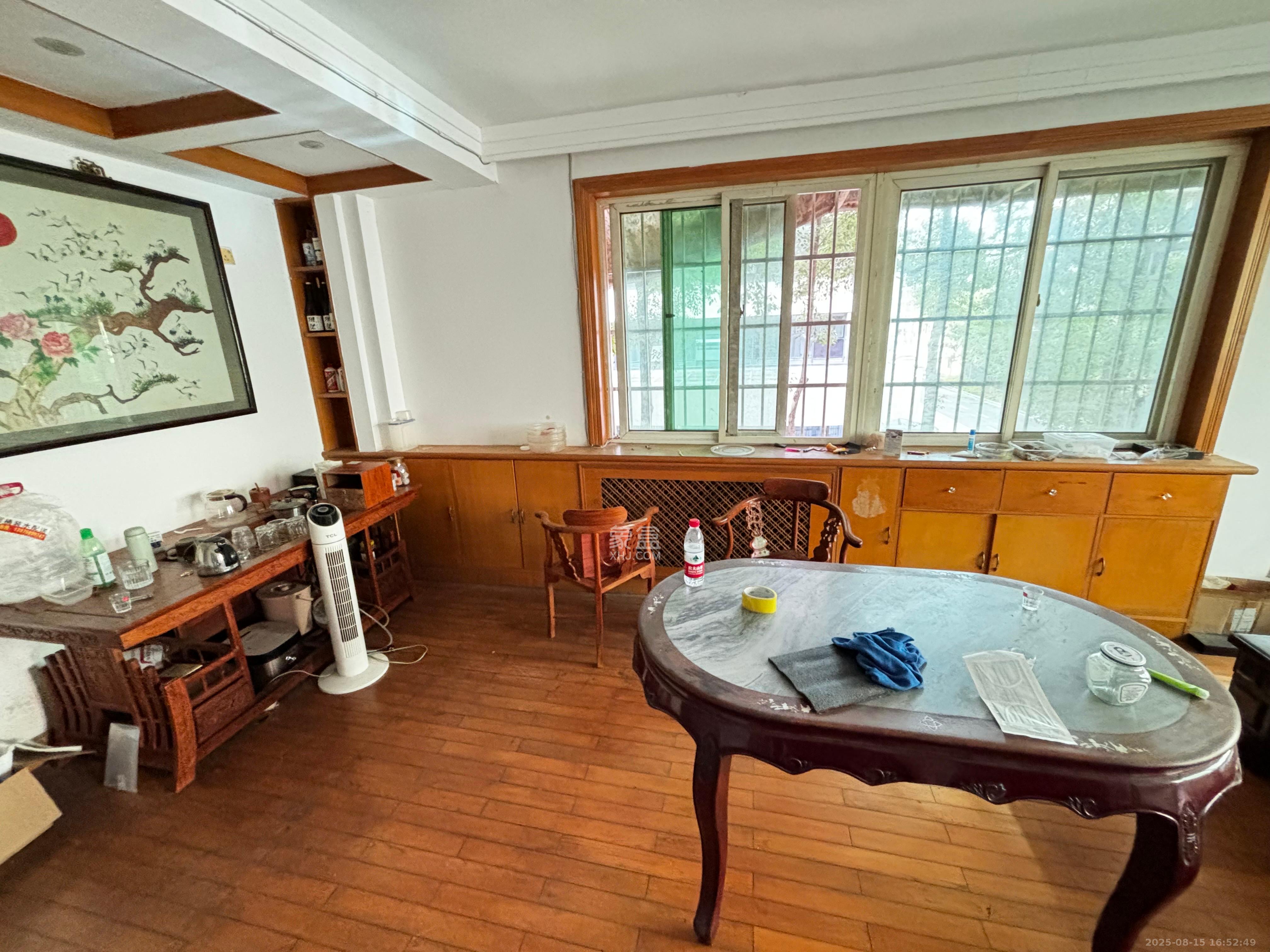 省旅游局宿舍  3室2厅2卫    2600.0元/月室内图