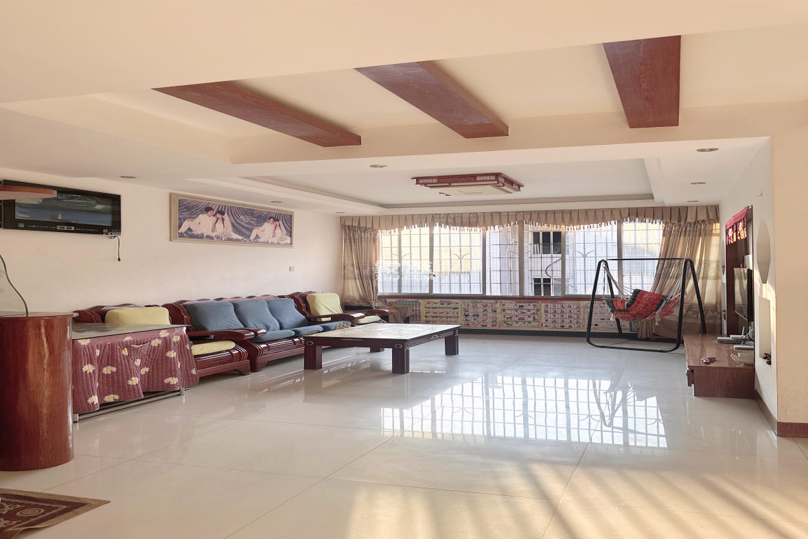 五江建材城 3室2厅1卫 43.8万 五江建材城 3室2厅1卫 43.8万客厅