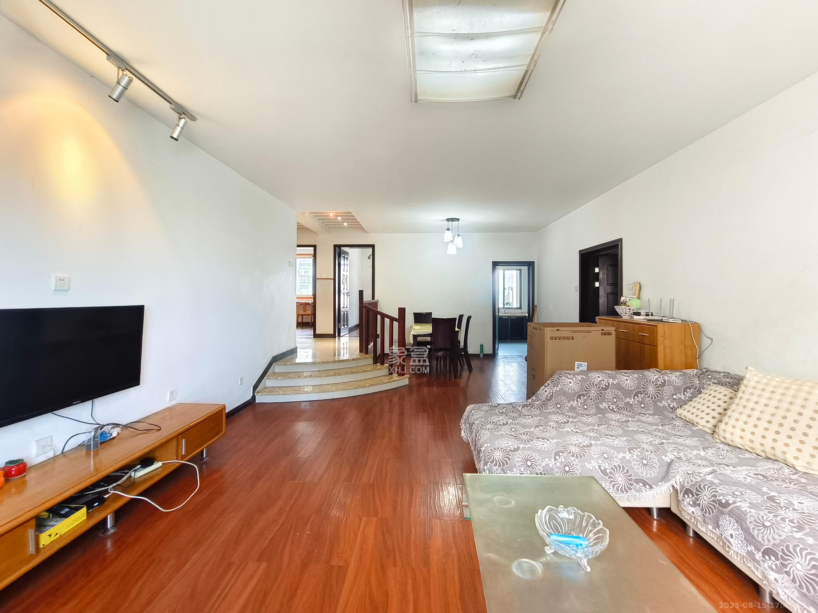 四季美景三期（四季美景水木轩）  3室2厅2卫    2500.0元/月室内图