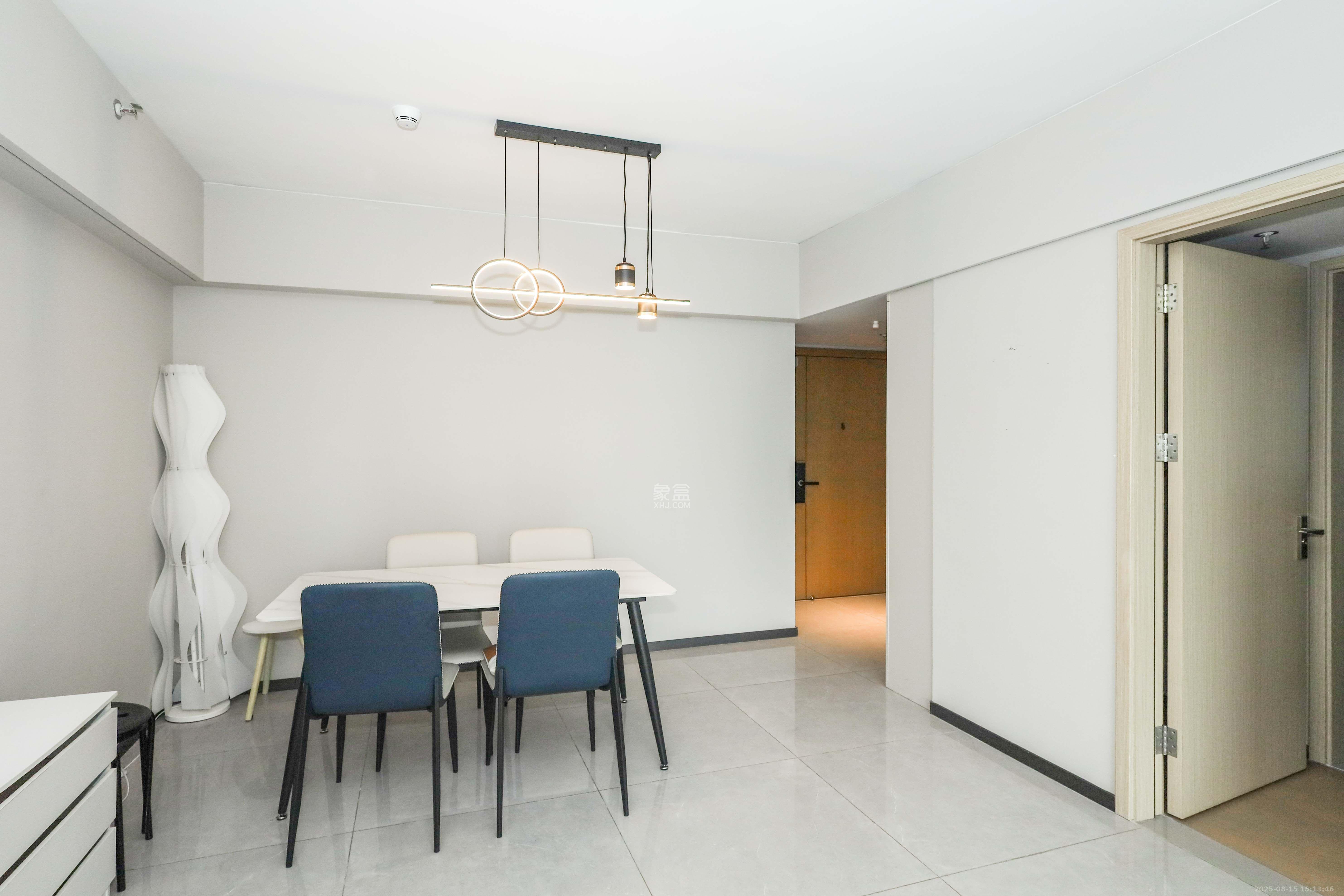 时代梅溪领峰  3室2厅2卫    4500.0元/月室内图