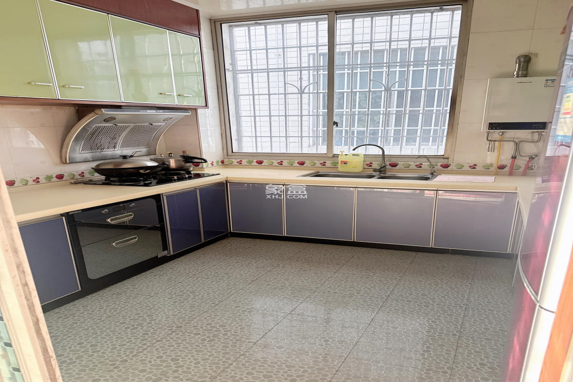 五江建材城 3室2厅1卫 43.8万 五江建材城 3室2厅1卫 43.8万客厅