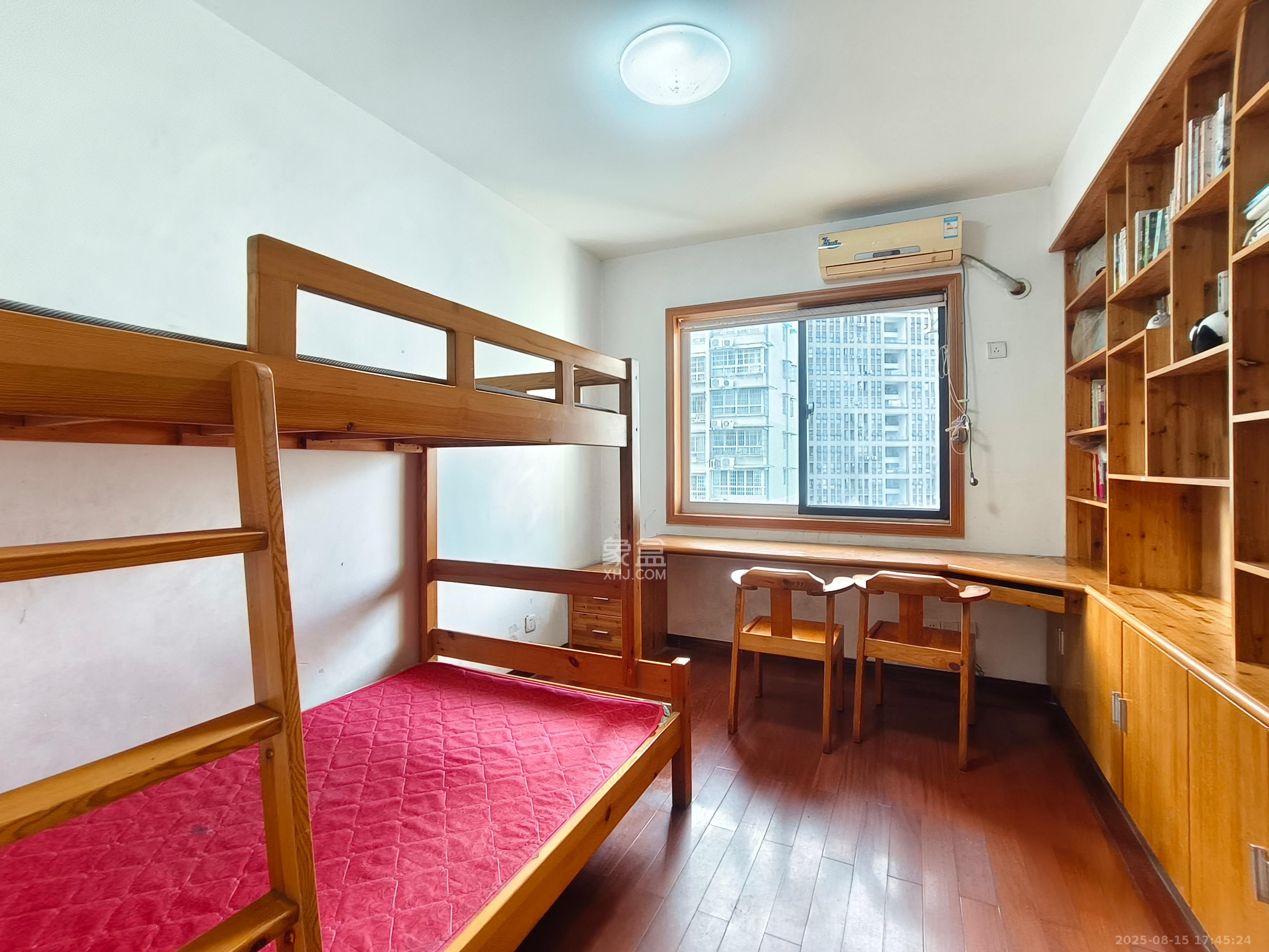 四季美景三期(四季美景水木轩) 3室2厅2卫 2500.0元/月 四季美景三期(四季美景水木轩) 3室2厅2卫 2500.0元/月室内图