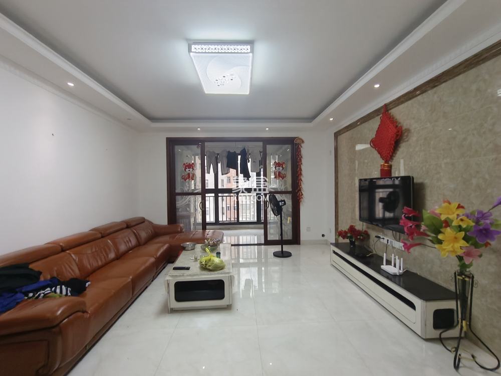 山水文园  4室2厅2卫    68.0万