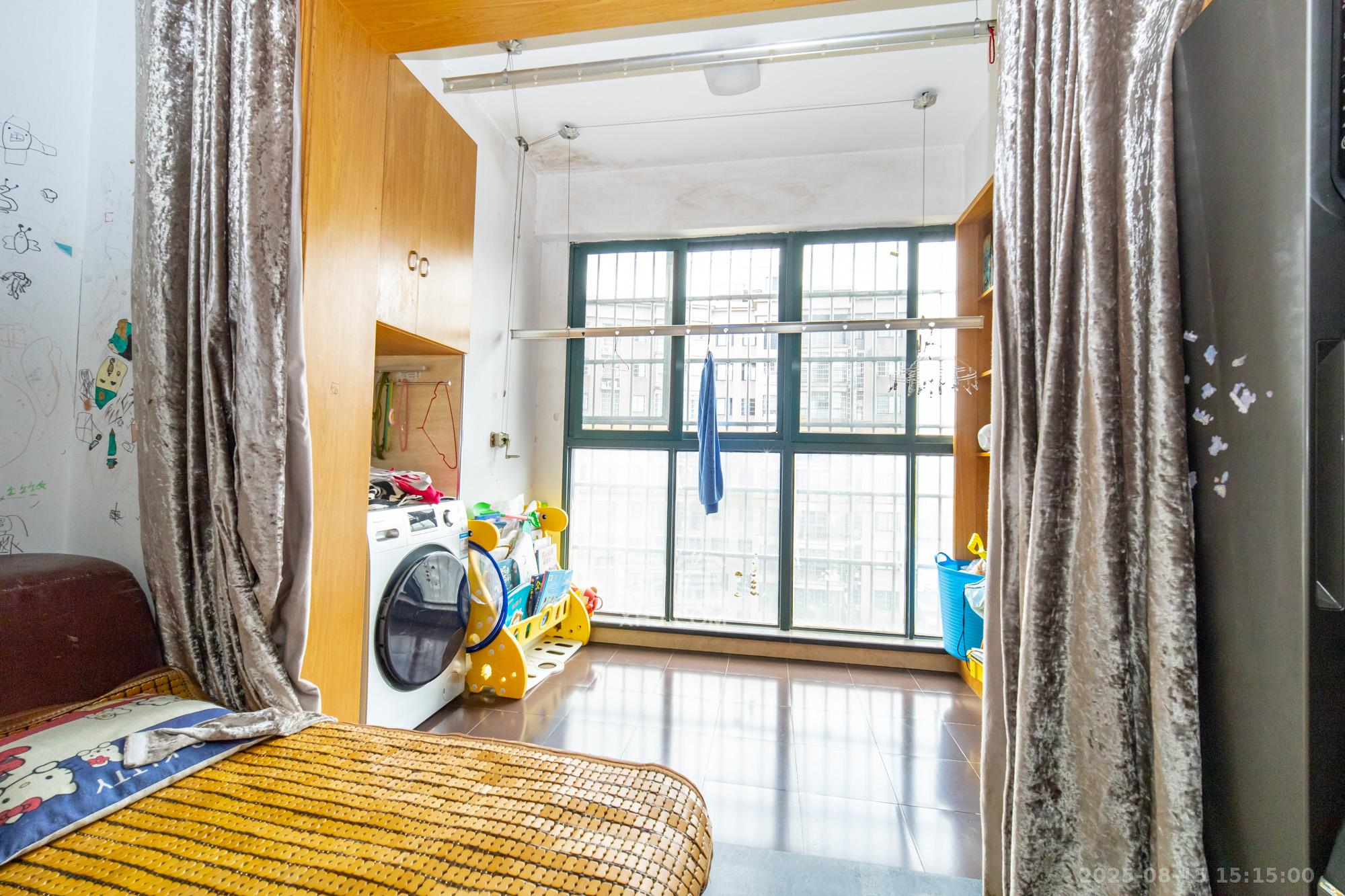 筑梦佳园  3室2厅1卫    59.8万阳台