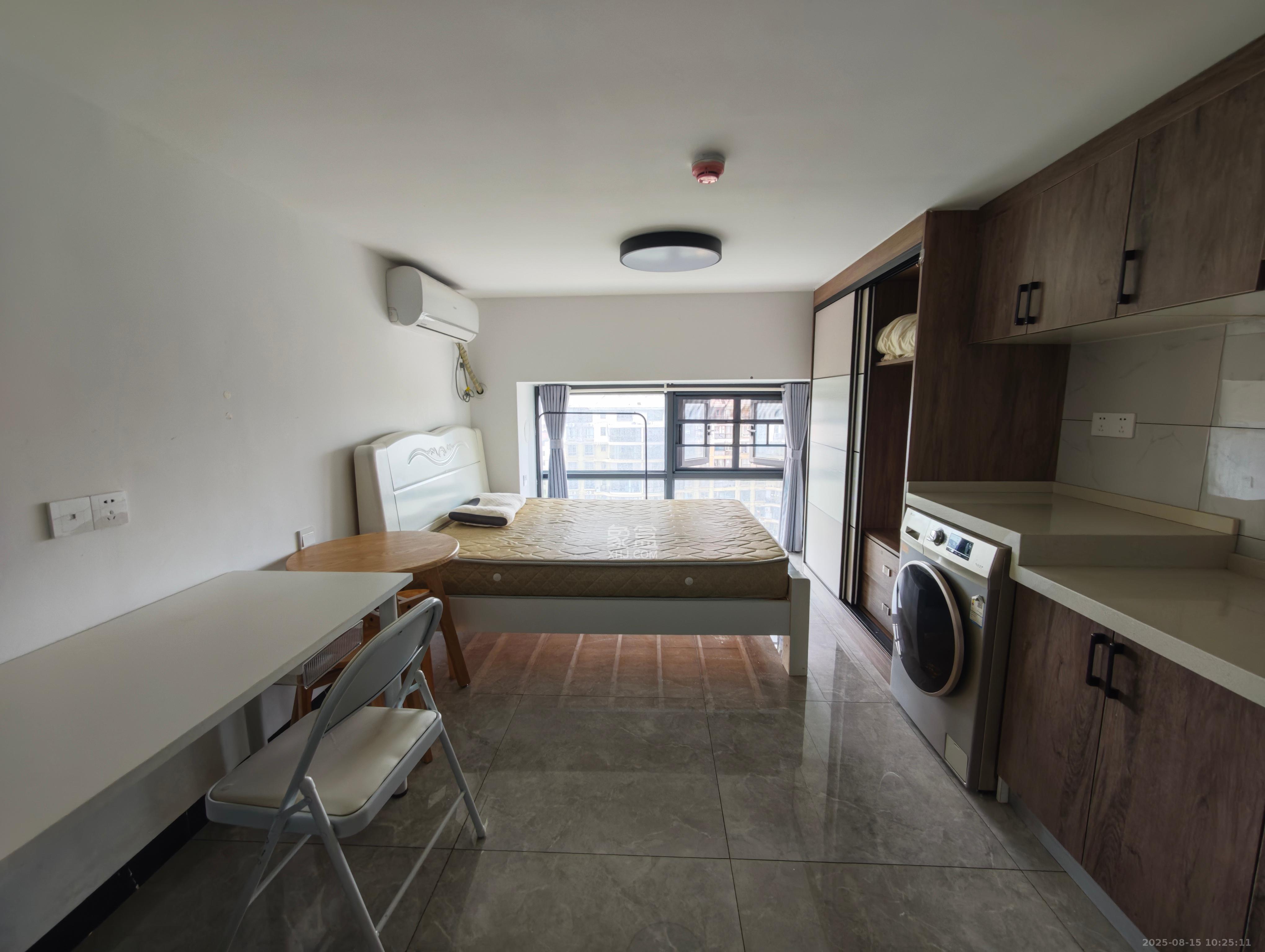 弘坤云寓 1室1厅1卫 1500.0元/月 弘坤云寓 1室1厅1卫 1500.0元/月室内图