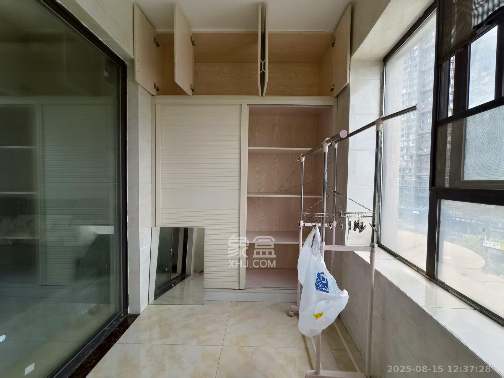 润和紫郡一期  1室2厅1卫    1600.0元/月 润和紫郡一期  1室2厅1卫    1600.0元/月室内图