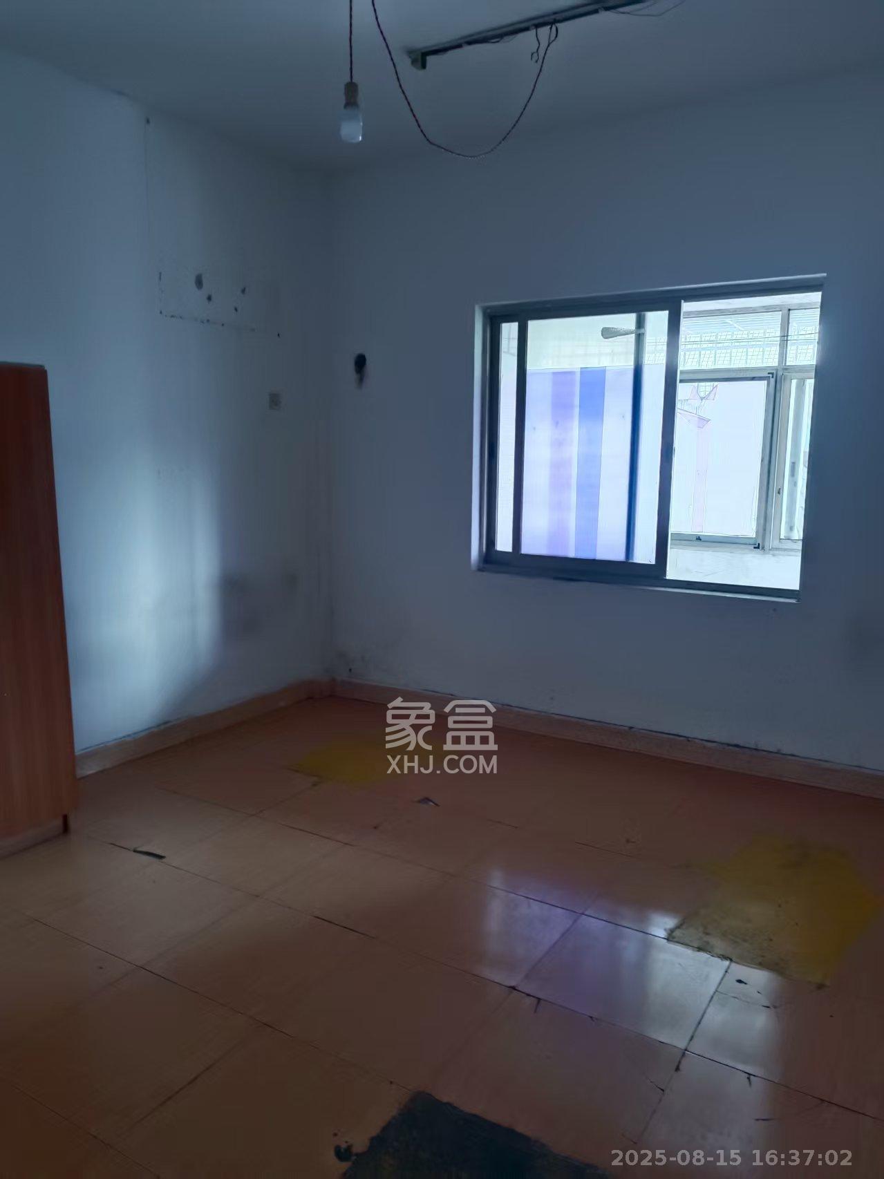 高桥日化城 3室2厅1卫 1800.0元/月 高桥日化城 3室2厅1卫 1800.0元/月室内图