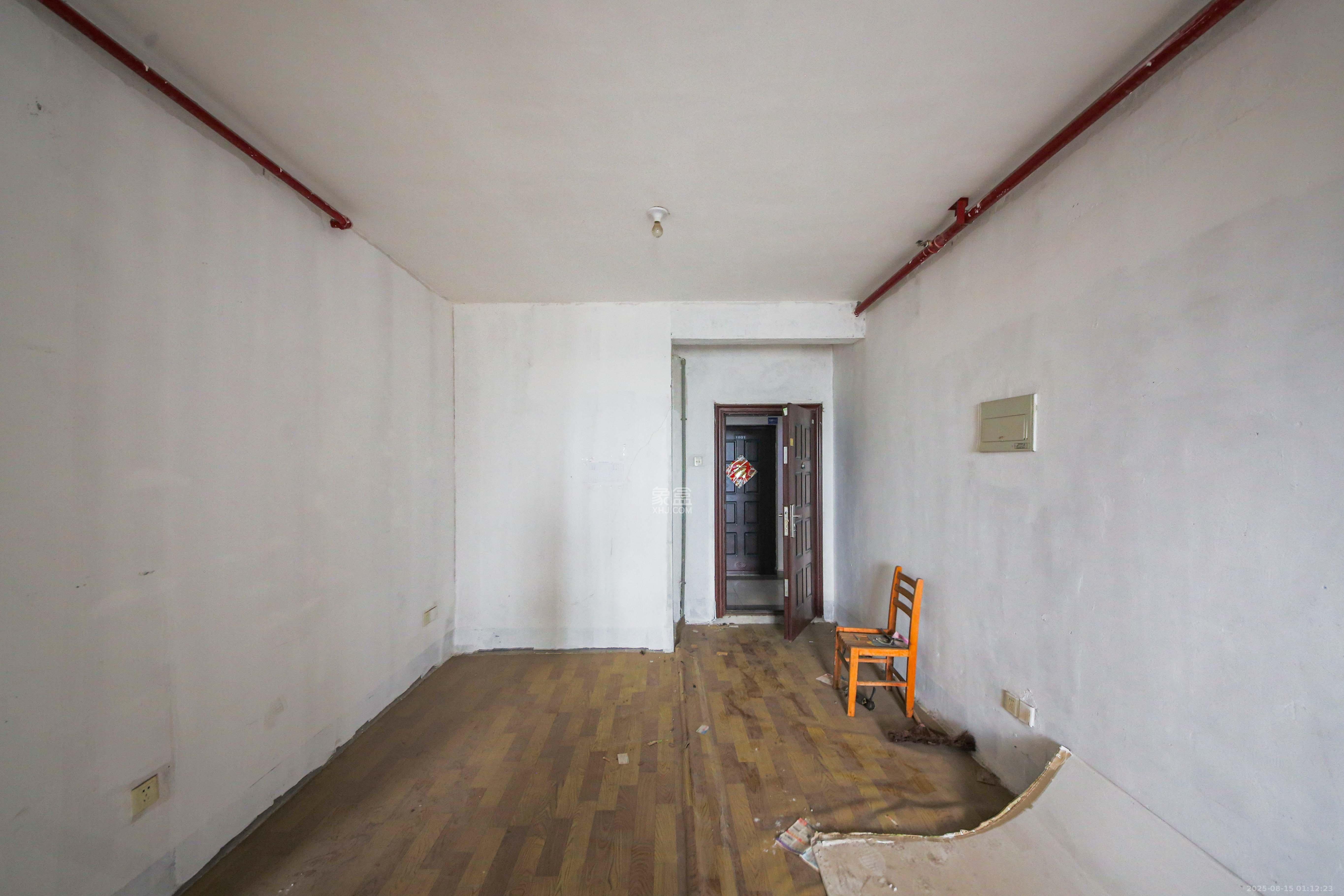 鑫远杰座  2室2厅1卫    58.0万 鑫远杰座  2室2厅1卫    58.0万客厅