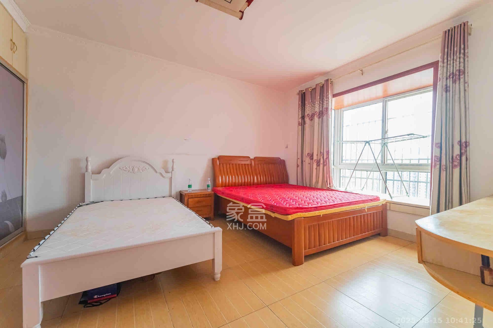 筑梦佳园  4室2厅2卫    2200.0元/月室内图