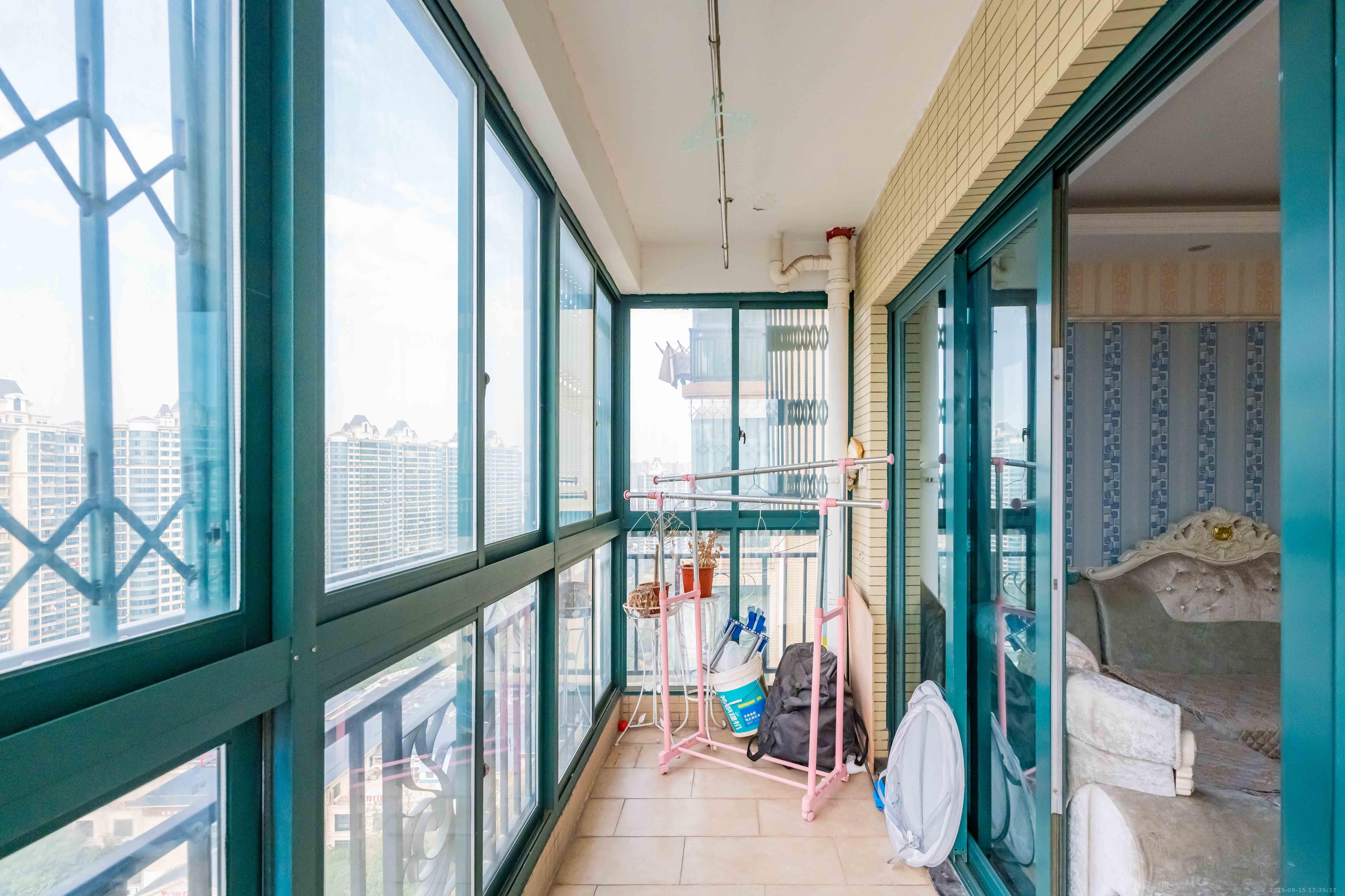 恒大雅苑 3室2厅1卫 2700.0元/月 恒大雅苑 3室2厅1卫 2700.0元/月室内图