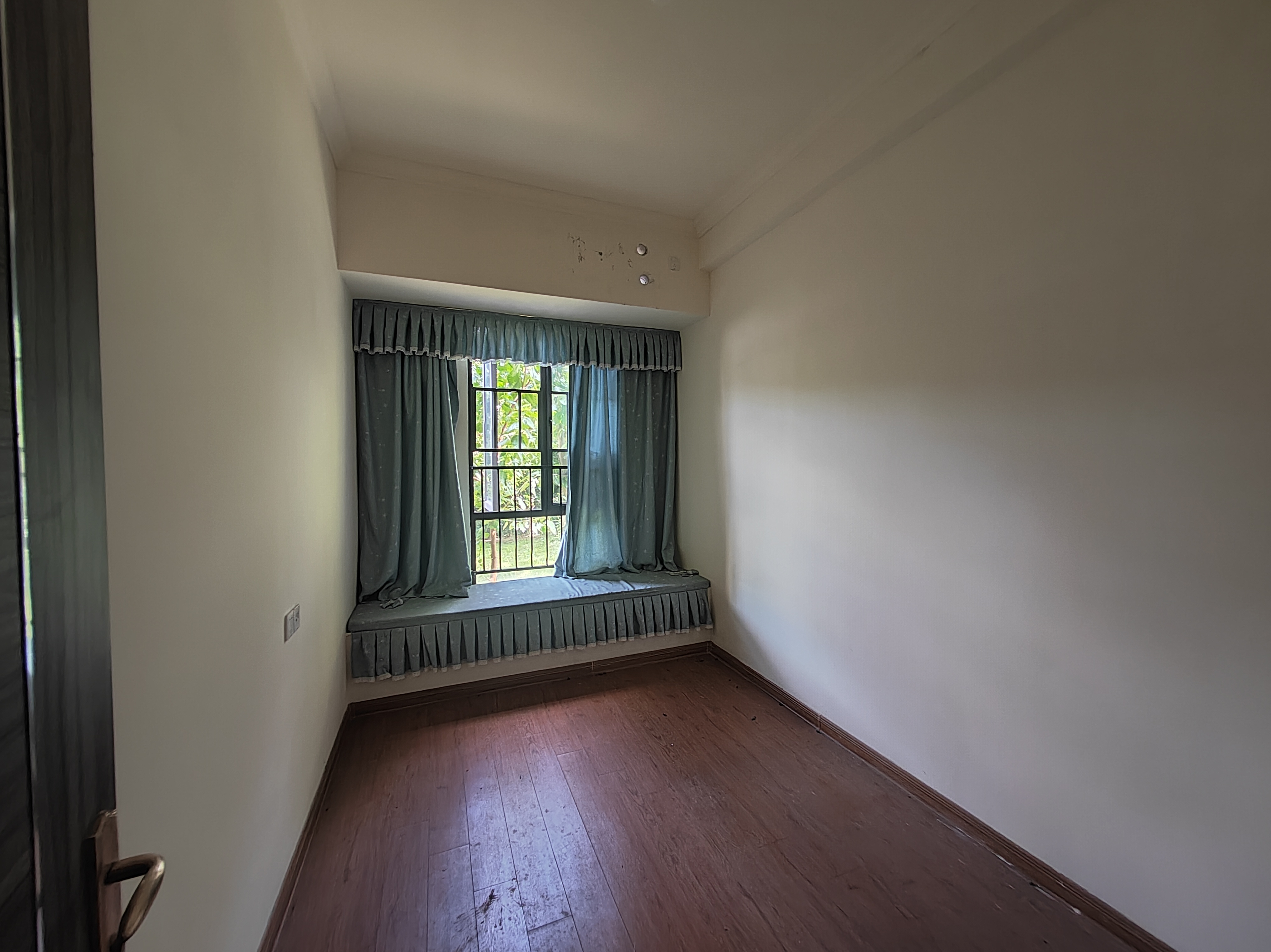 碧桂园豪园  5室2厅3卫    2500.0元/月室内图