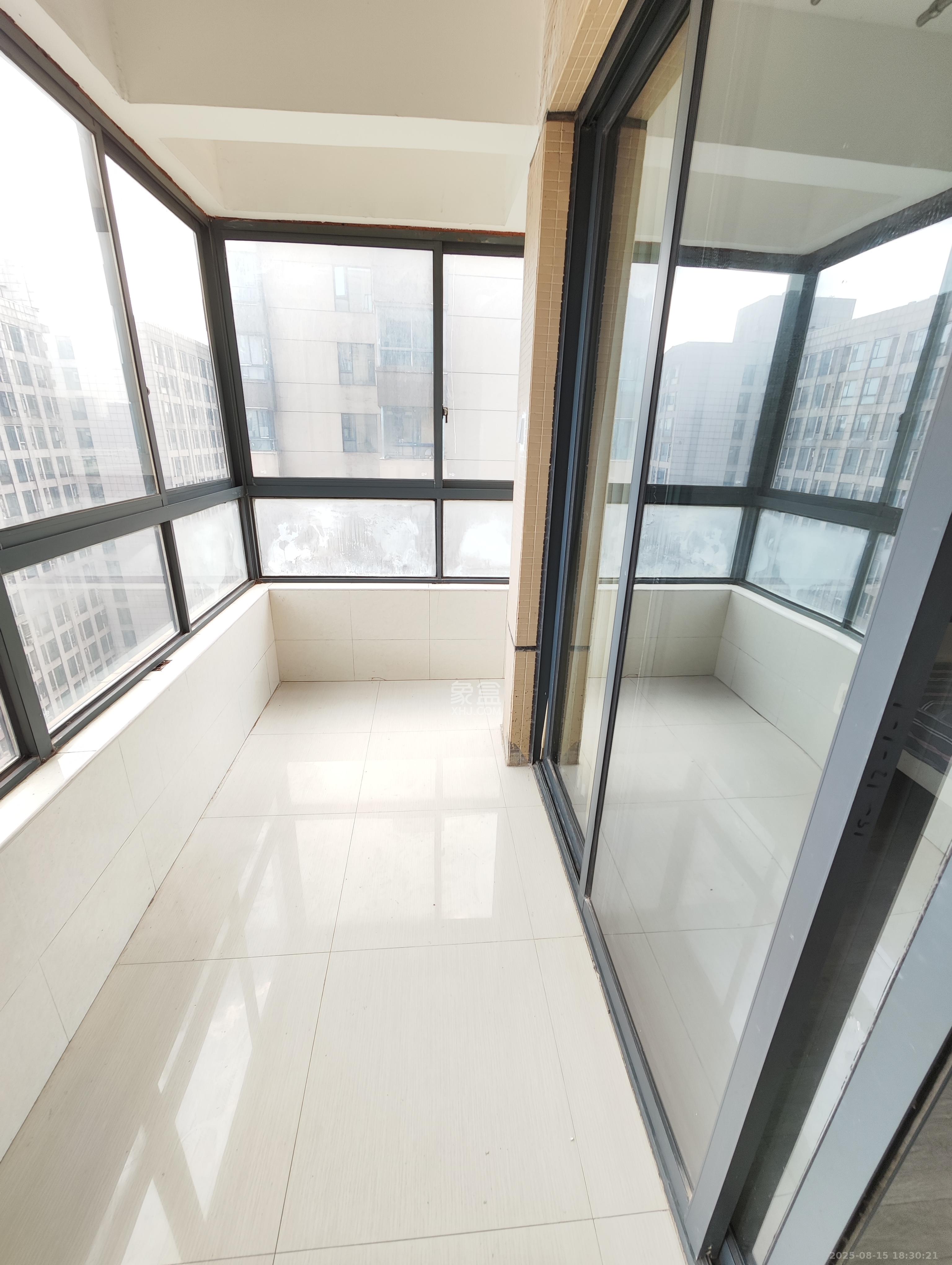 长房时代城 3室2厅1卫 2100.0元/月 长房时代城 3室2厅1卫 2100.0元/月室内图