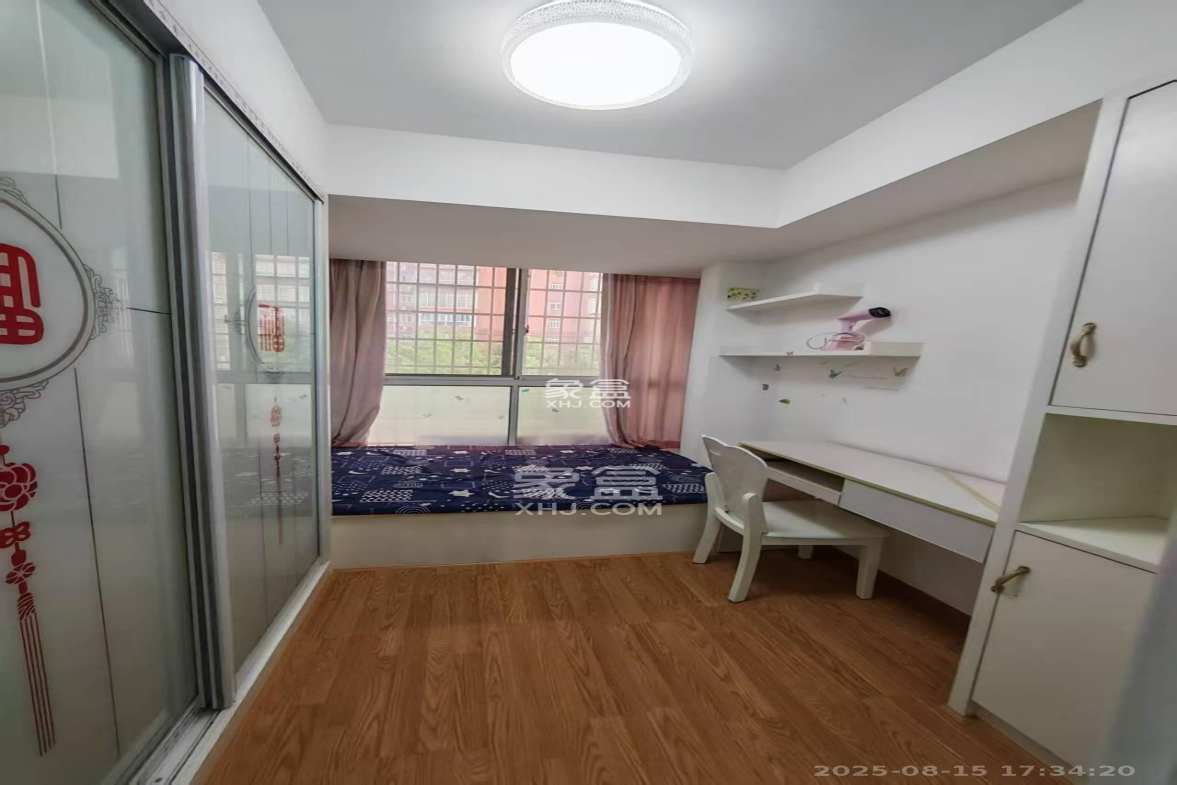 凯富南方鑫城  3室2厅1卫    2500.0元/月 凯富南方鑫城  3室2厅1卫    2500.0元/月室内图