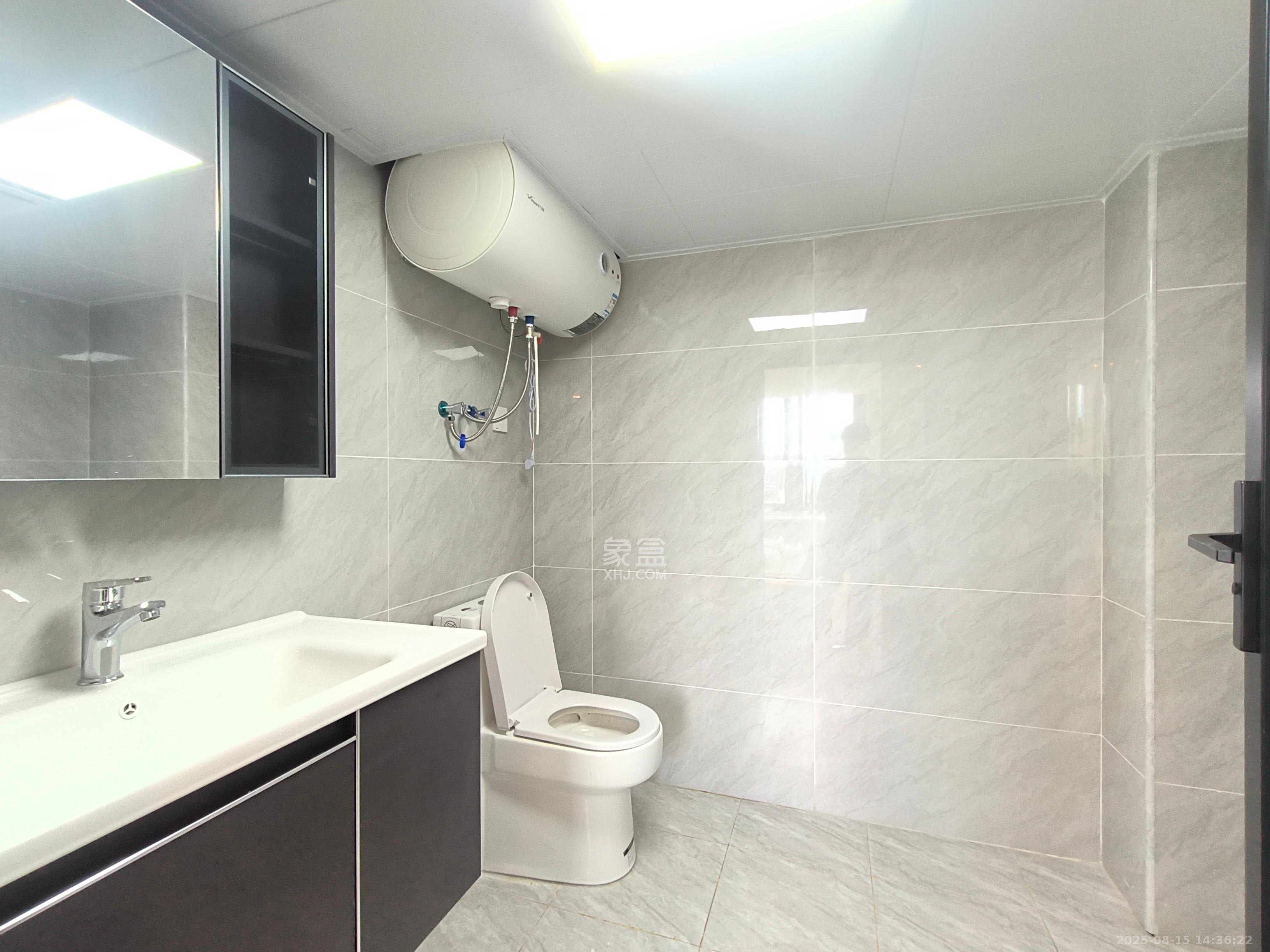 世茂璀璨天城公寓  2室2厅1卫    2600.0元/月室内图