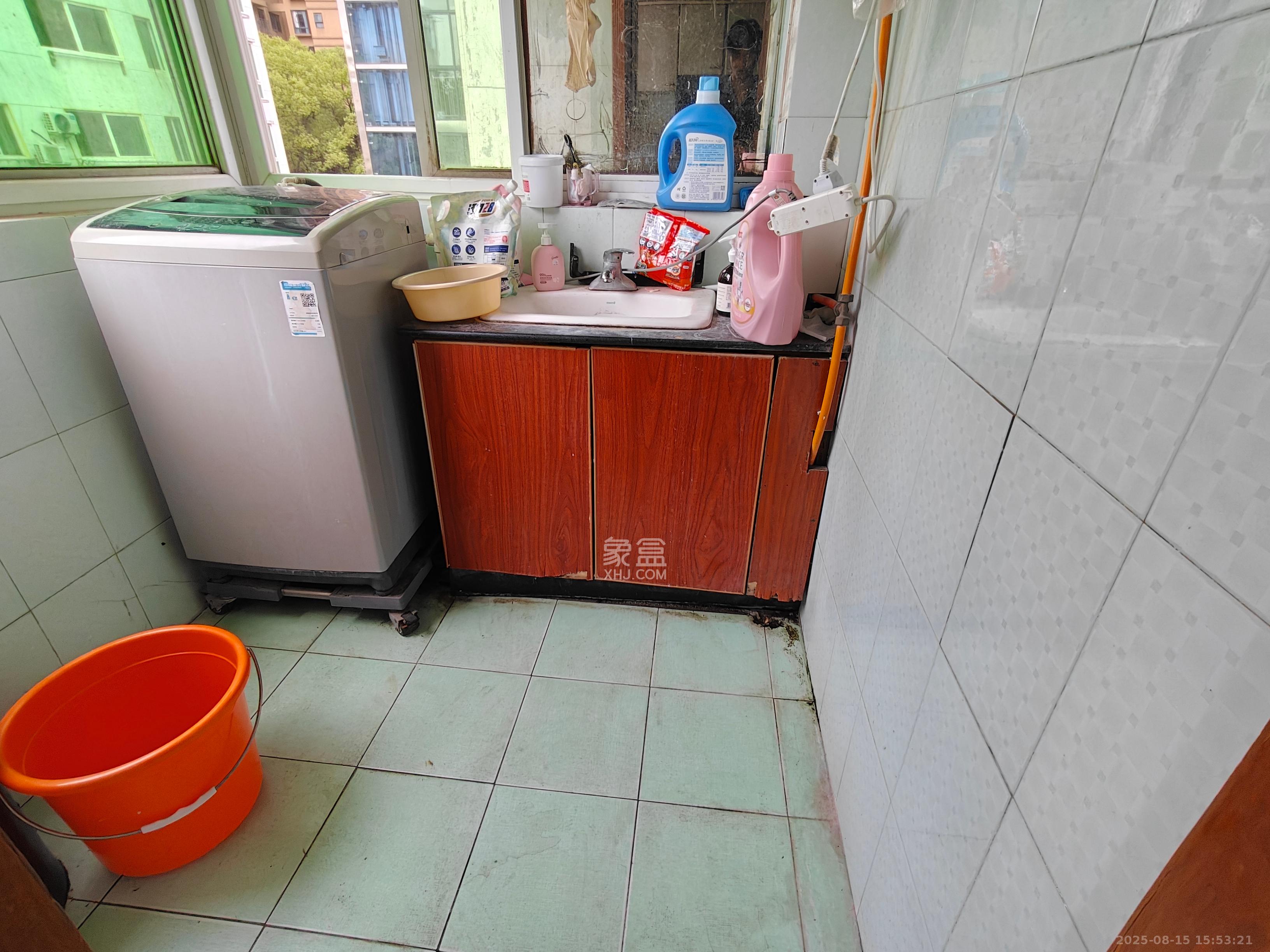 咸嘉新村嘉旺苑 1室2厅1卫 900.0元/月 咸嘉新村嘉旺苑 1室2厅1卫 900.0元/月室内图