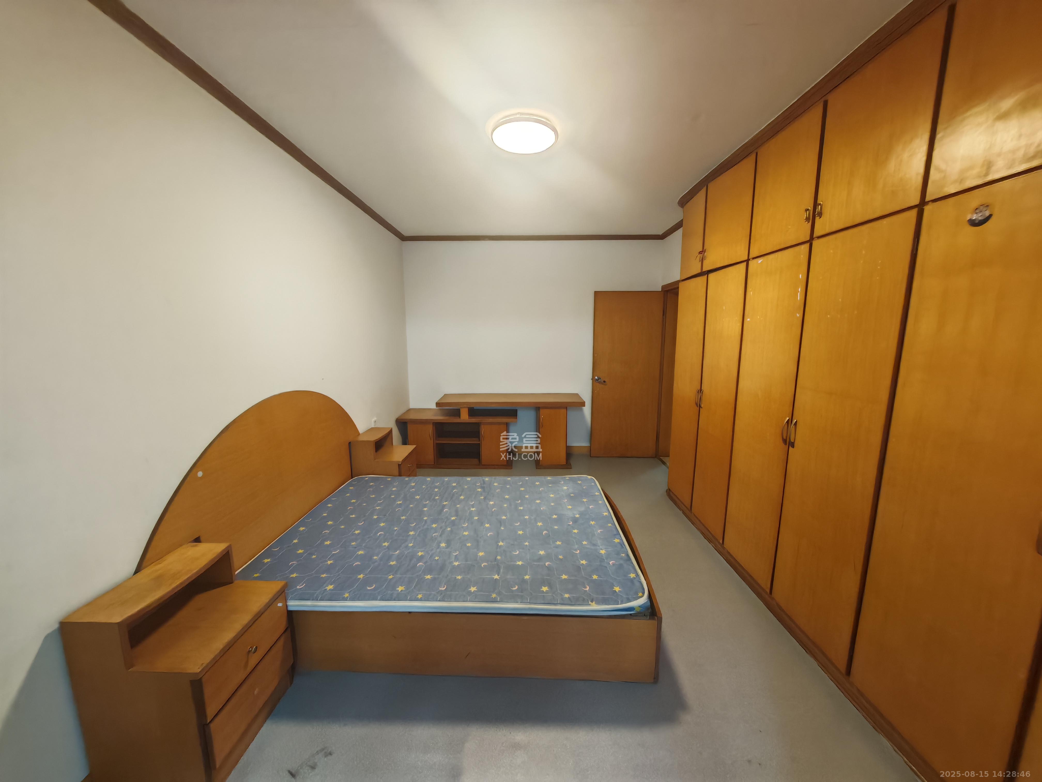 学院新村  2室2厅1卫    4600.0元/月室内图