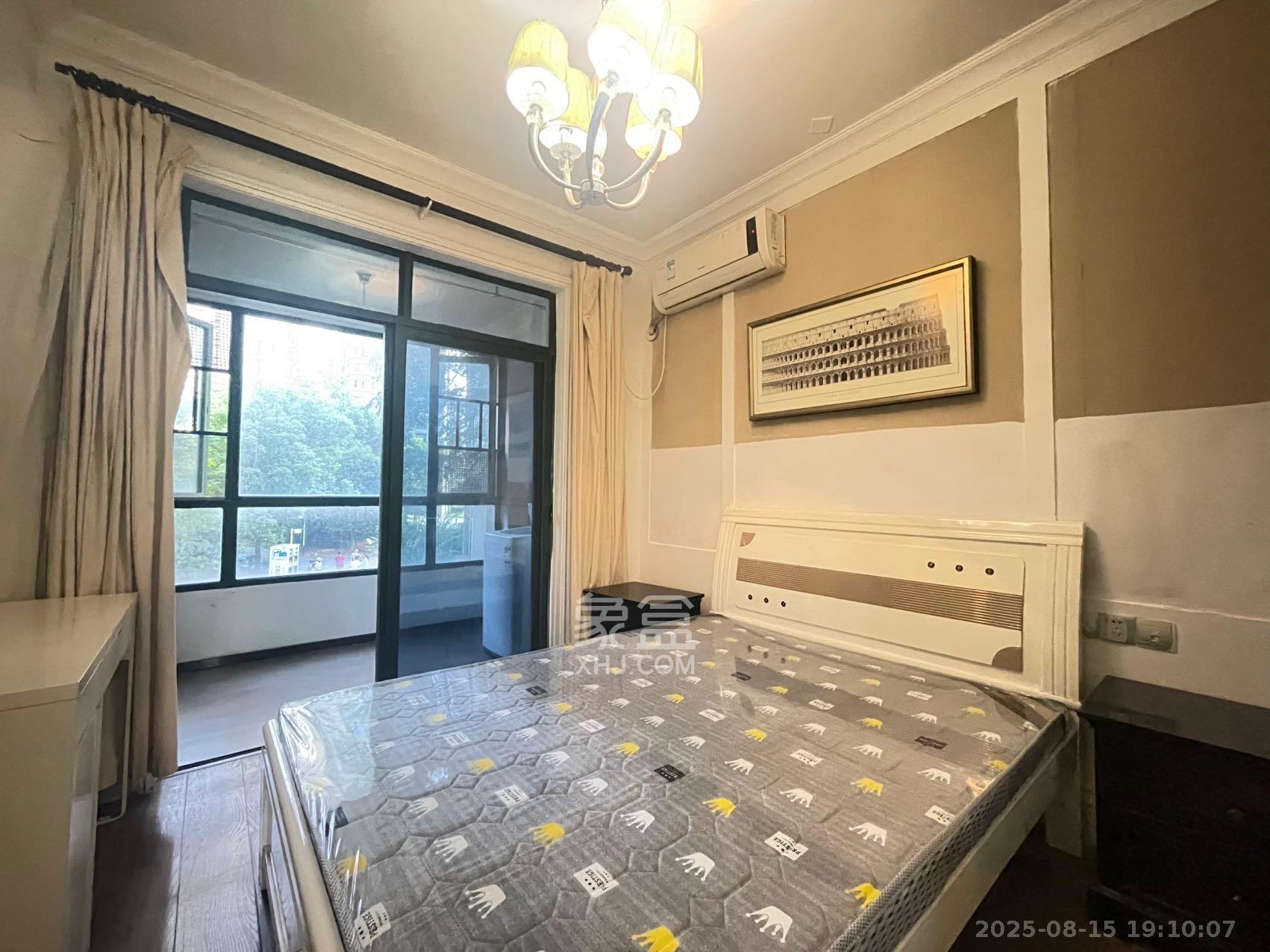 维一星城原山苑  4室2厅1卫    2300.0元/月 维一星城原山苑  4室2厅1卫    2300.0元/月室内图