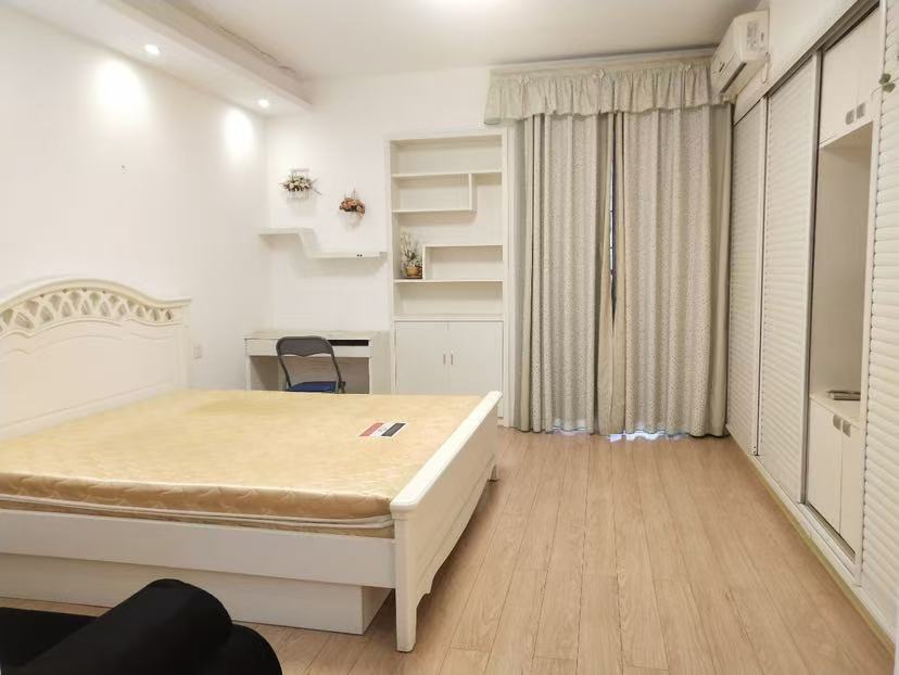名仕华府  1室1厅1卫   1400.00元/月室内图