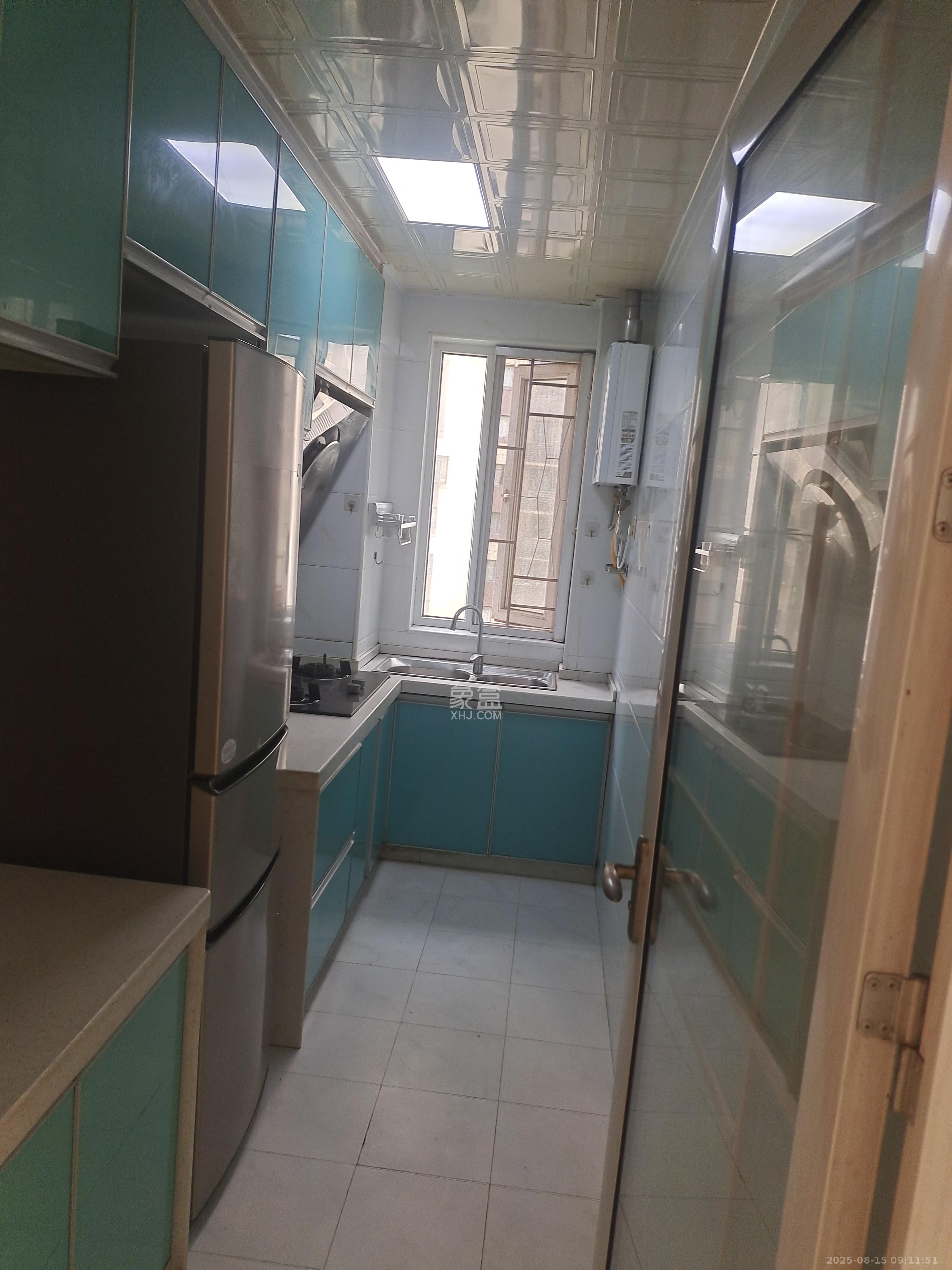 保利香槟国际 3室2厅2卫 2000.0元/月 保利香槟国际 3室2厅2卫 2000.0元/月室内图