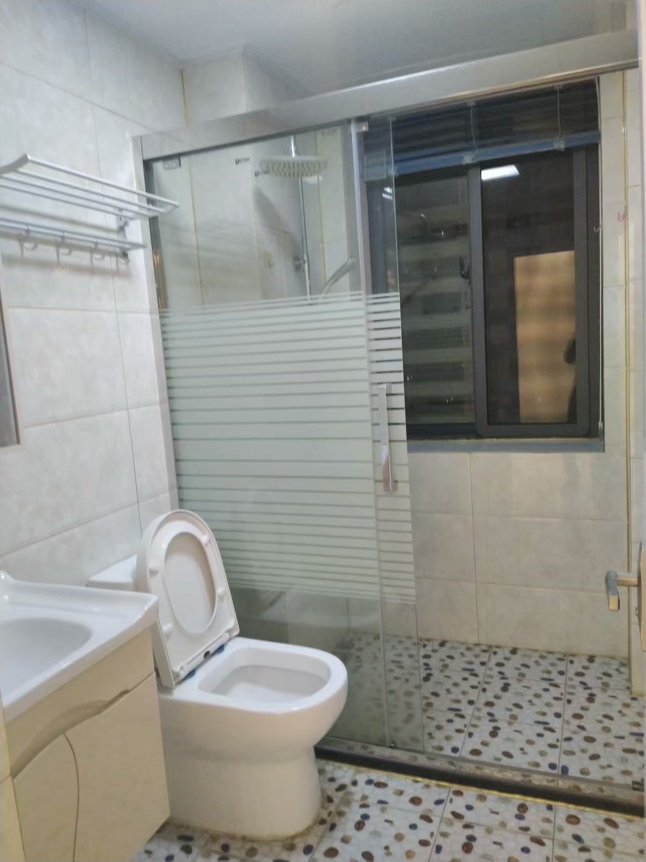 远大购物广场 3室2厅1卫 3000.0元/月 远大购物广场 3室2厅1卫 3000.0元/月室内图