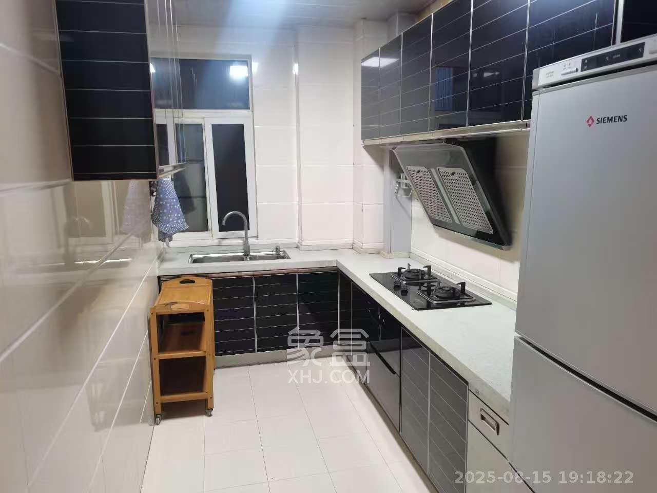 沁园春御院 3室2厅2卫 2800.0元/月 沁园春御院 3室2厅2卫 2800.0元/月室内图