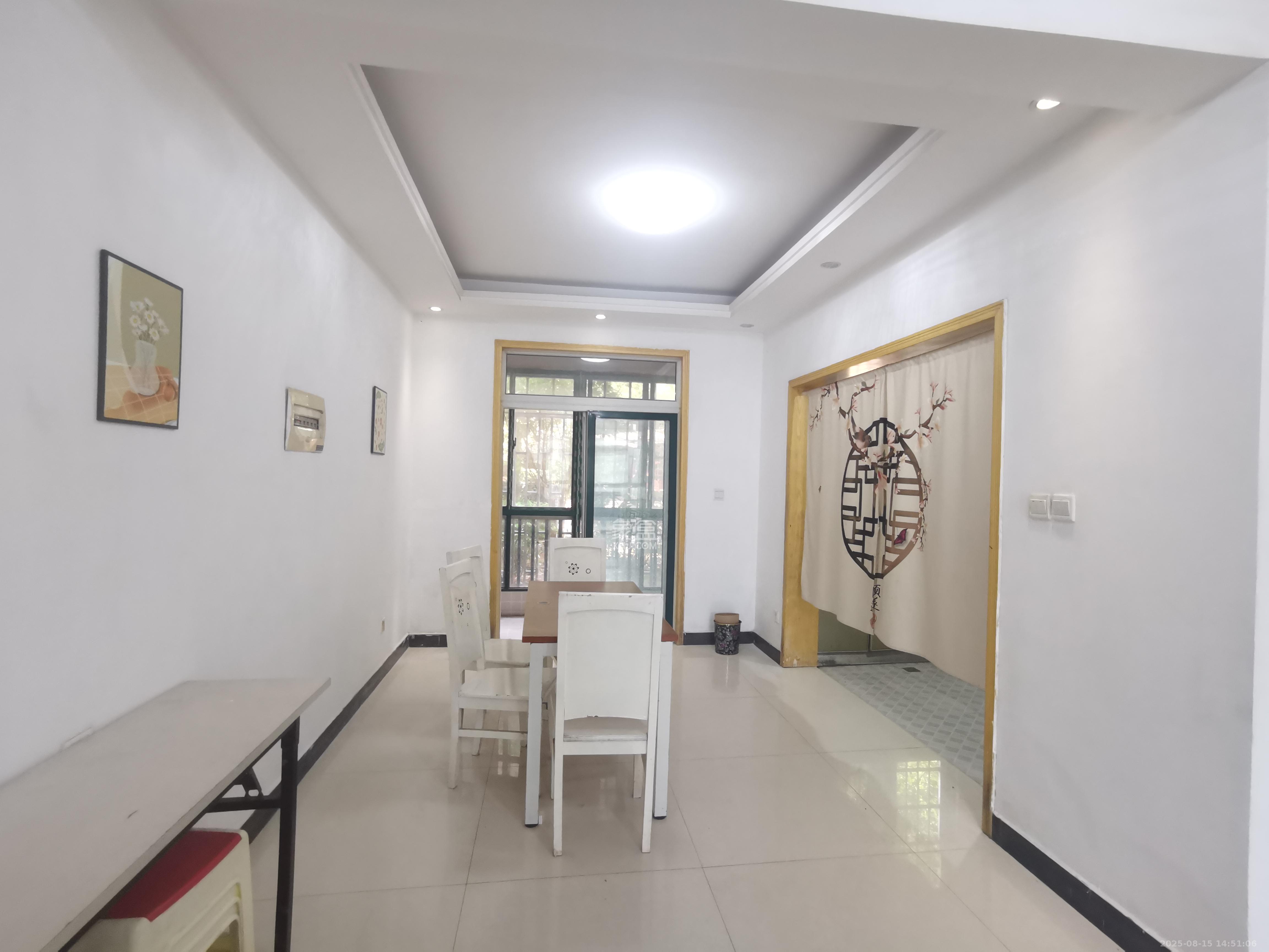 博雅湘水湾  3室2厅2卫    1800.0元/月室内图