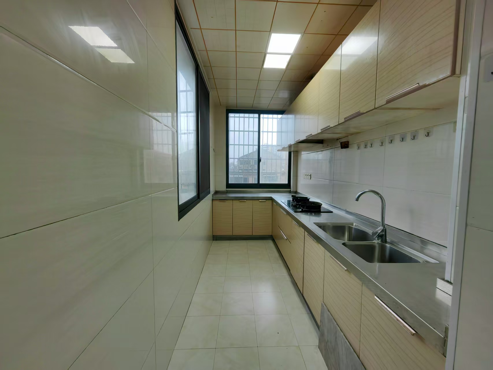 福泽大厦  3室2厅2卫    3000.0元/月室内图