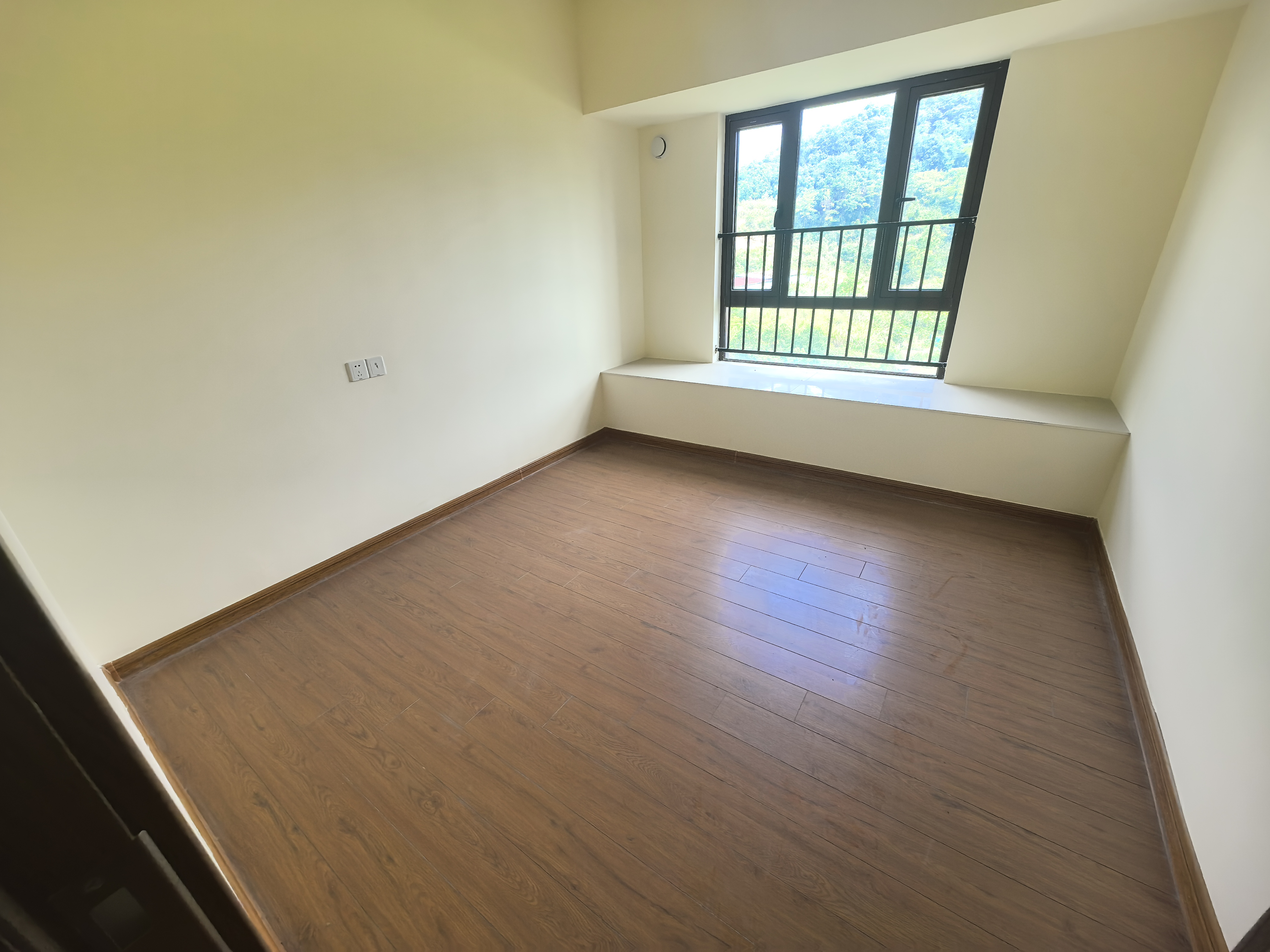 碧桂园豪园-二期 1室0厅0卫 78.8万 碧桂园豪园-二期 1室0厅0卫 78.8万客厅