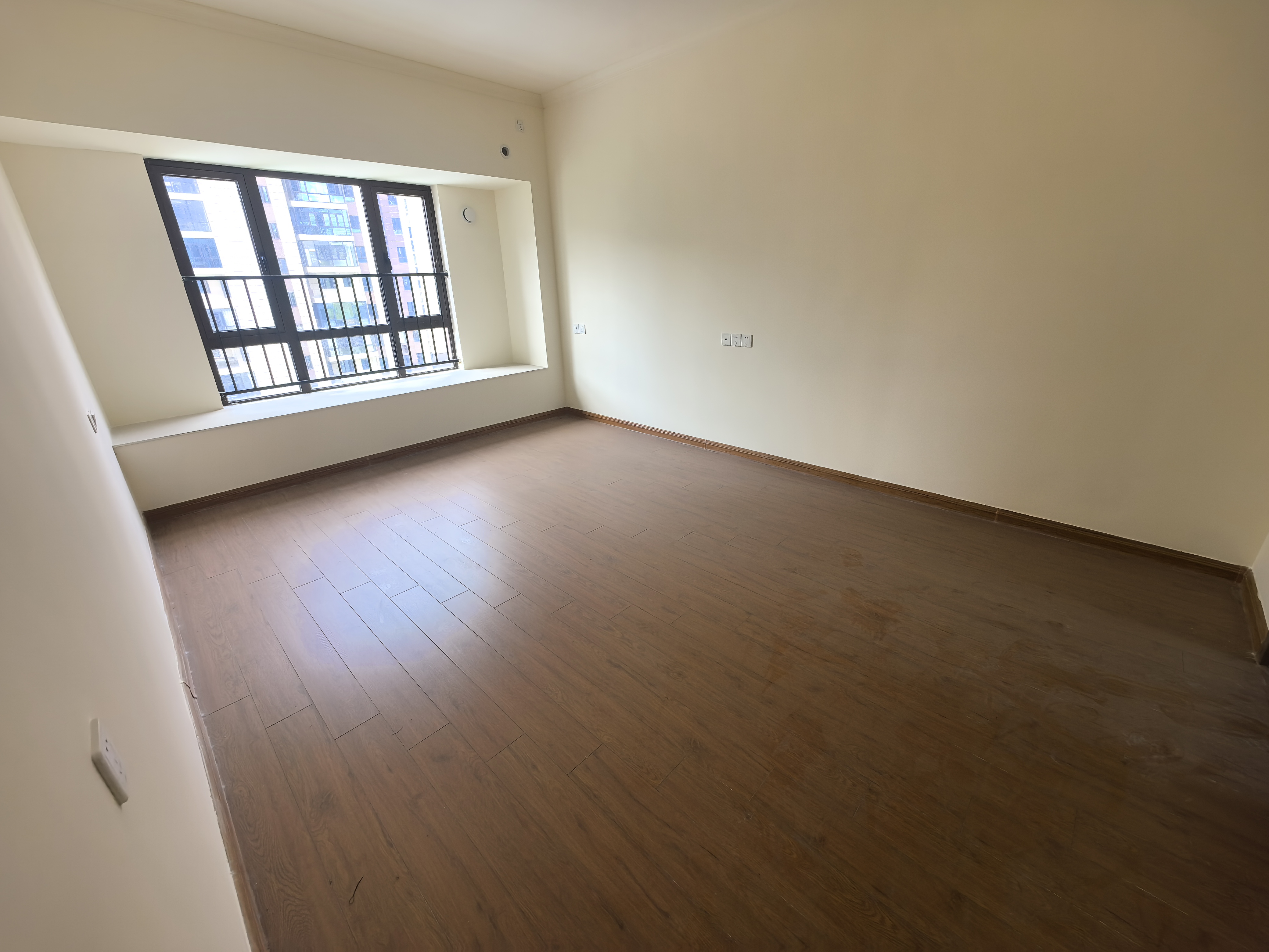 碧桂园豪园-二期 1室0厅0卫 78.8万 碧桂园豪园-二期 1室0厅0卫 78.8万客厅