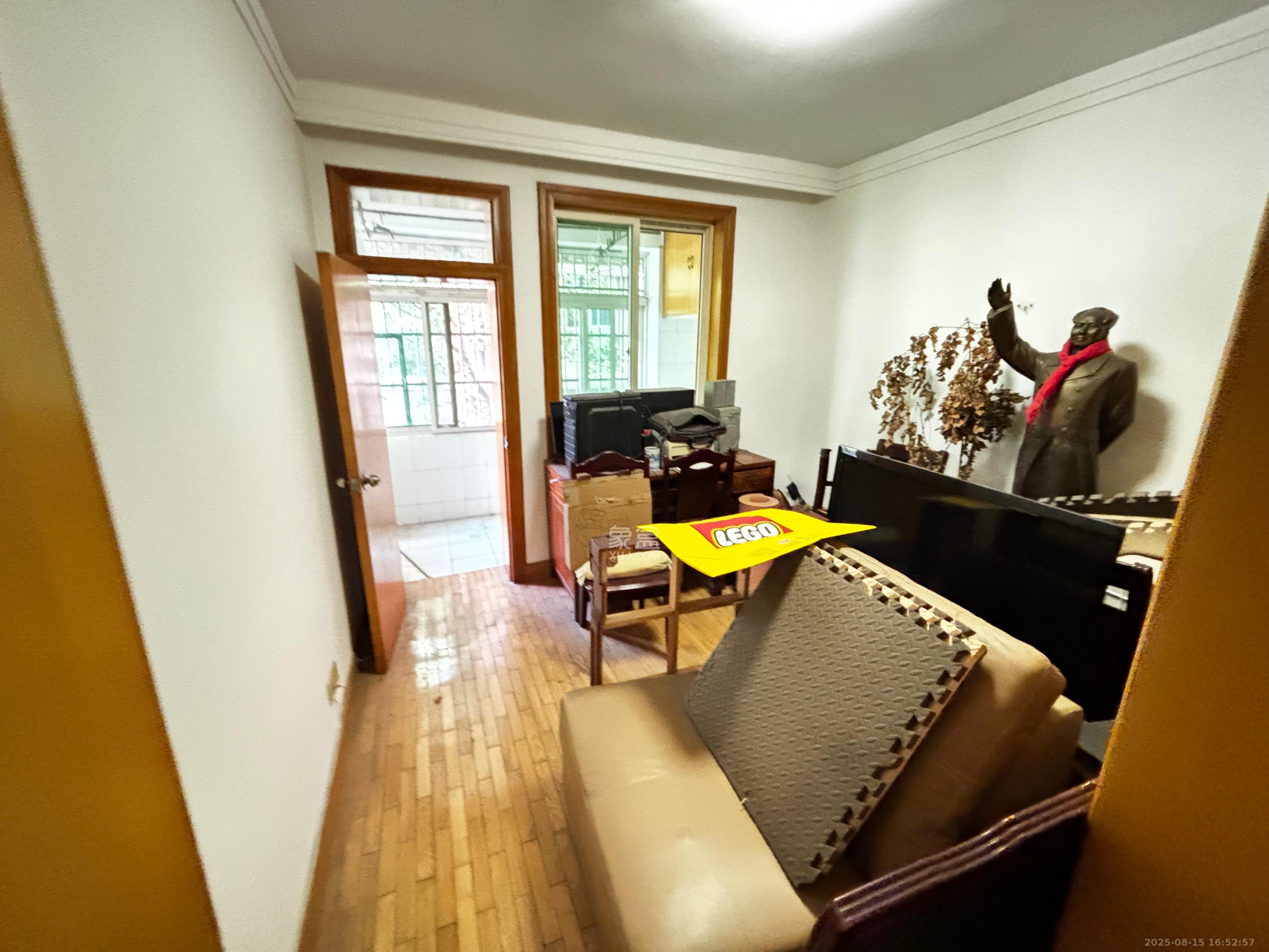 省旅游局宿舍  3室2厅2卫    2600.0元/月室内图