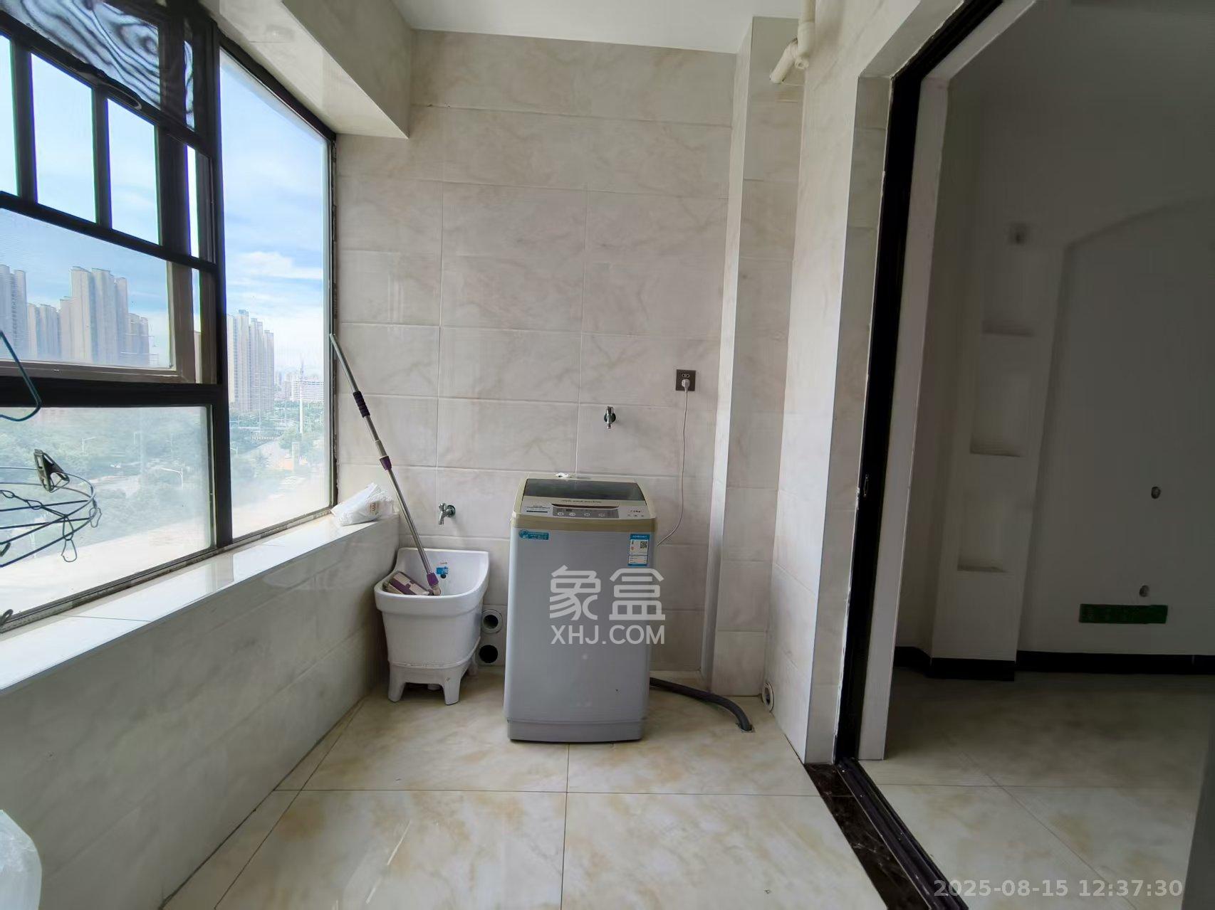 润和紫郡一期  1室2厅1卫    1600.0元/月 润和紫郡一期  1室2厅1卫    1600.0元/月室内图