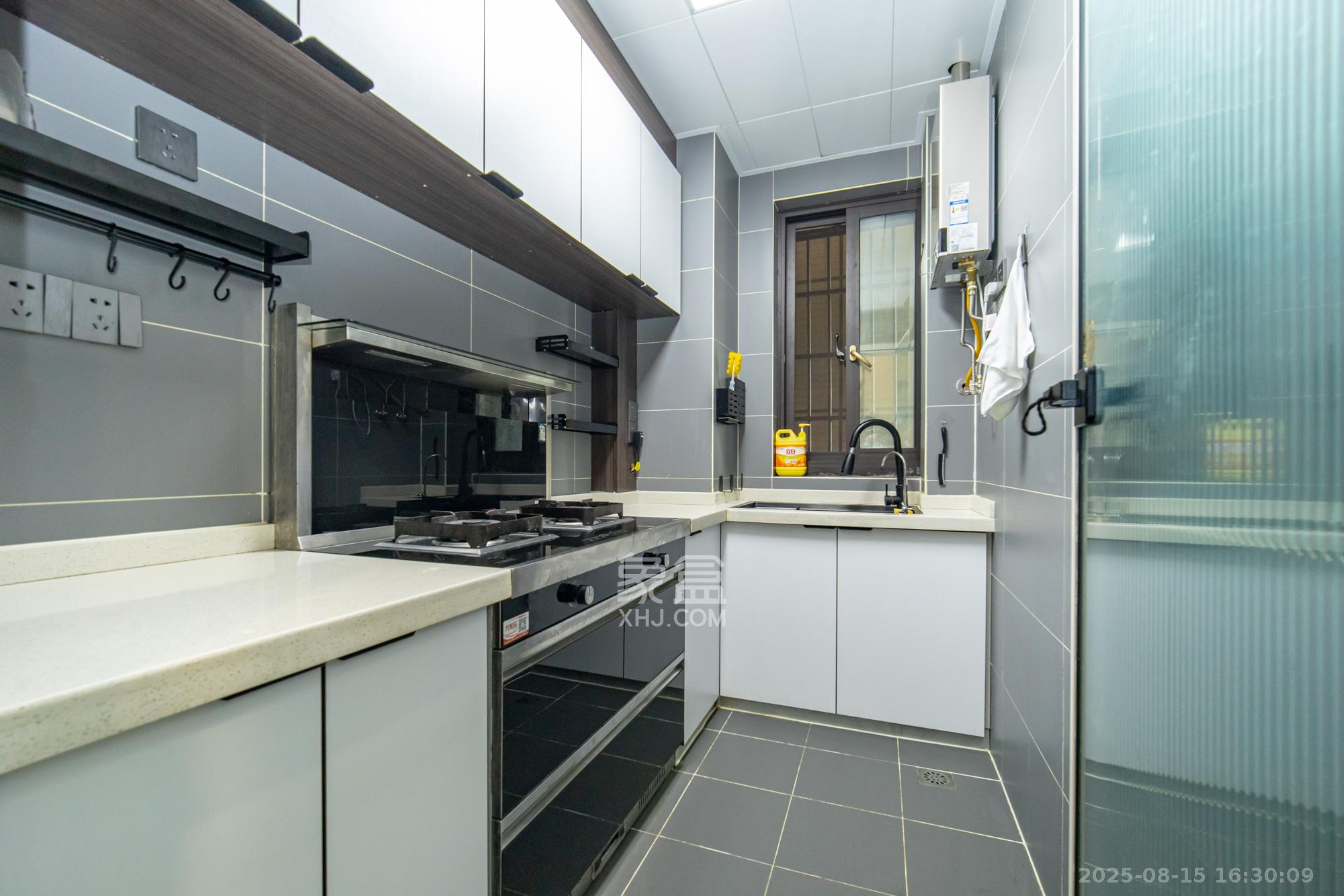 国泰九龙湾  3室2厅1卫    82.8万 国泰九龙湾  3室2厅1卫    82.8万厨房