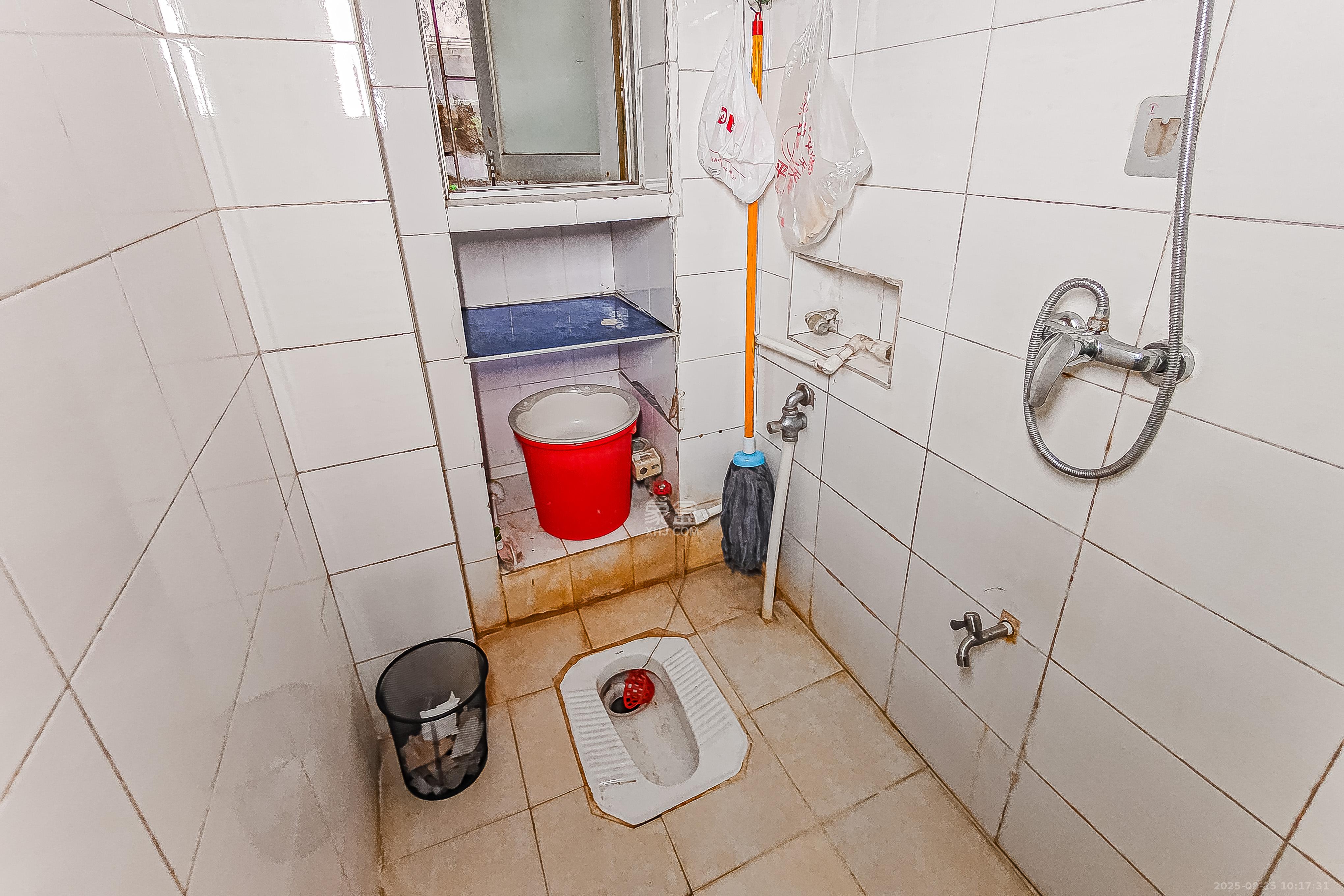 省儿童医院单位宿舍 2室2厅1卫 2000.0元/月 省儿童医院单位宿舍 2室2厅1卫 2000.0元/月室内图