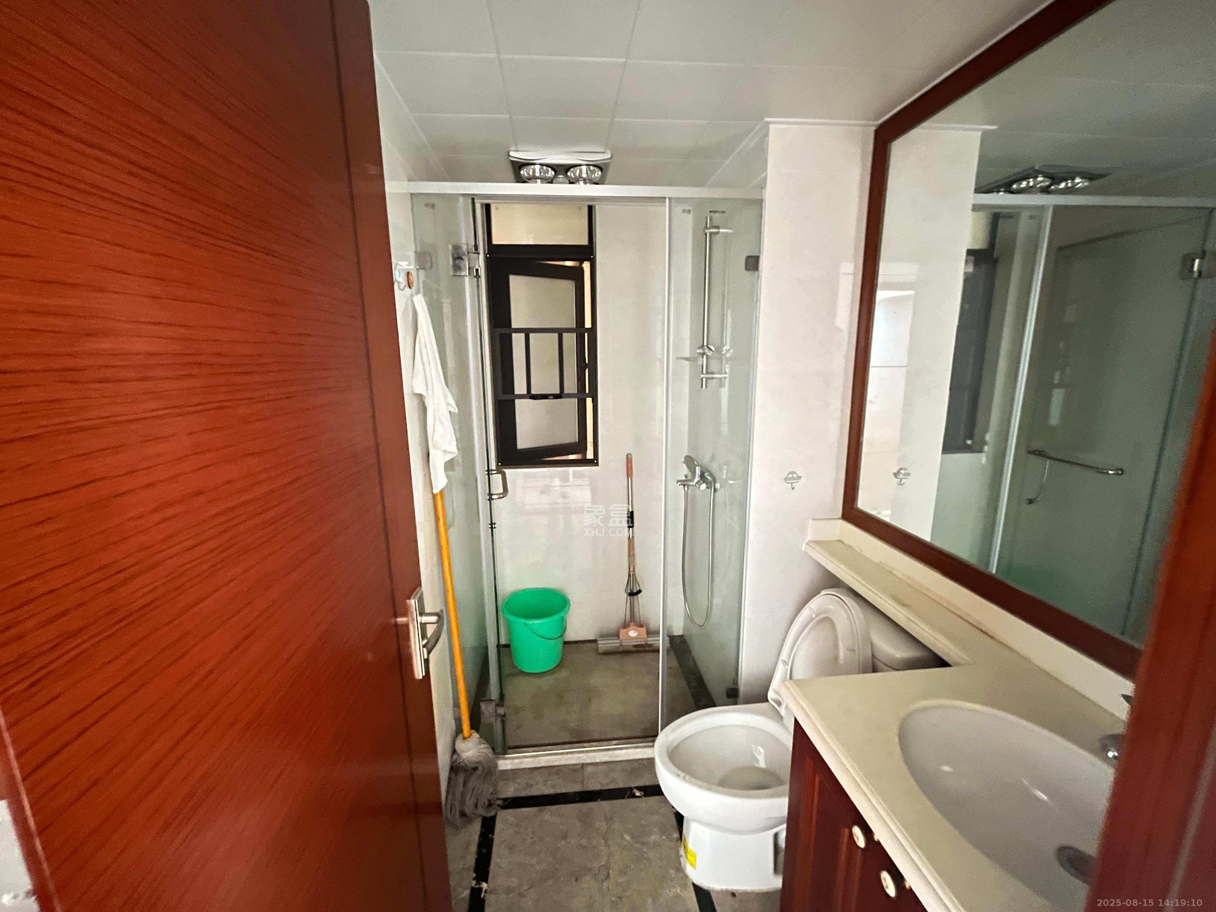 中海国际五期  3室2厅2卫    2200.0元/月 中海国际五期  3室2厅2卫    2200.0元/月室内图