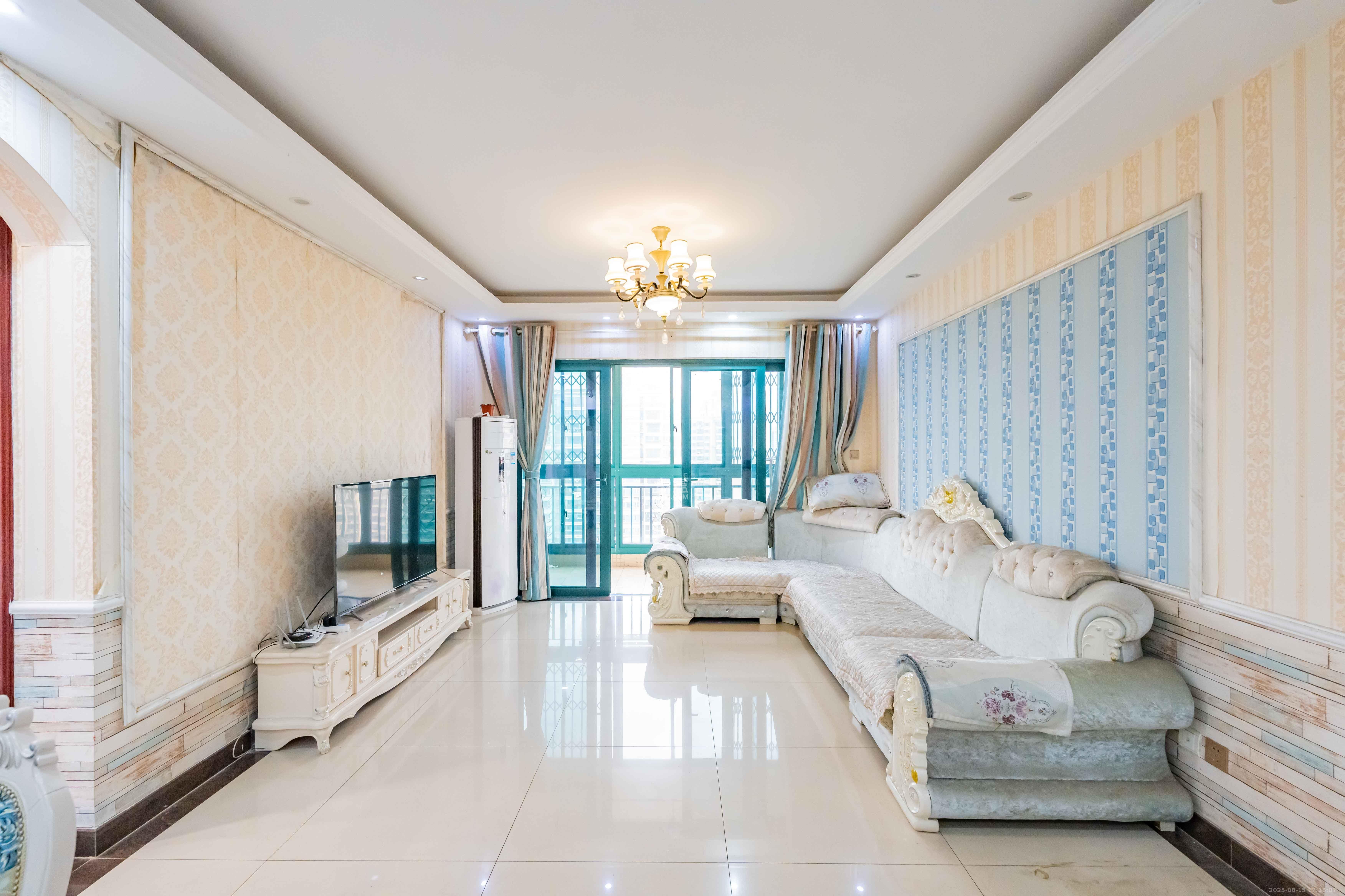 恒大雅苑 3室2厅1卫 2700.0元/月 恒大雅苑 3室2厅1卫 2700.0元/月室内图