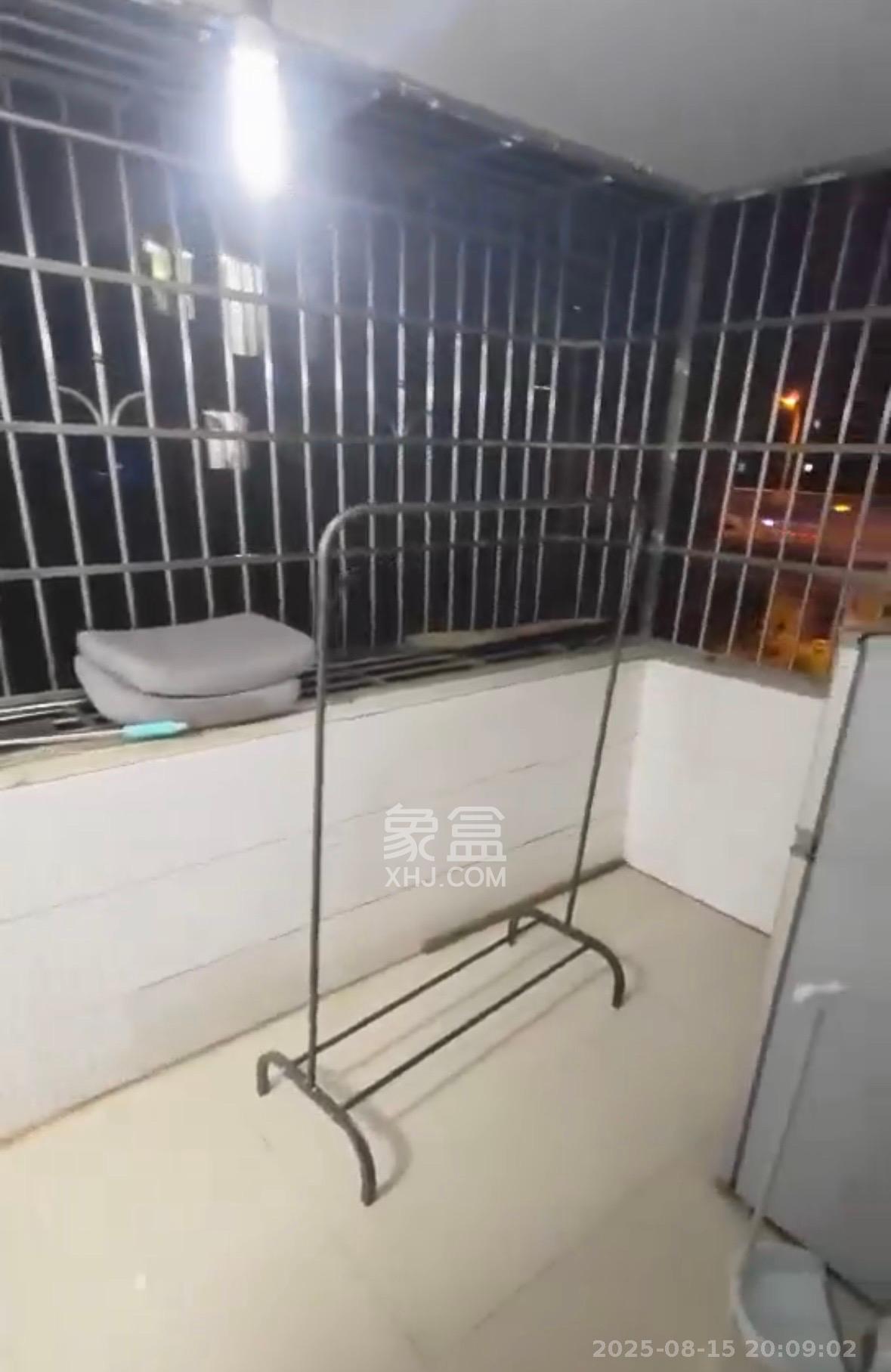 新世纪家园  1室1厅1卫    1600.0元/月室内图