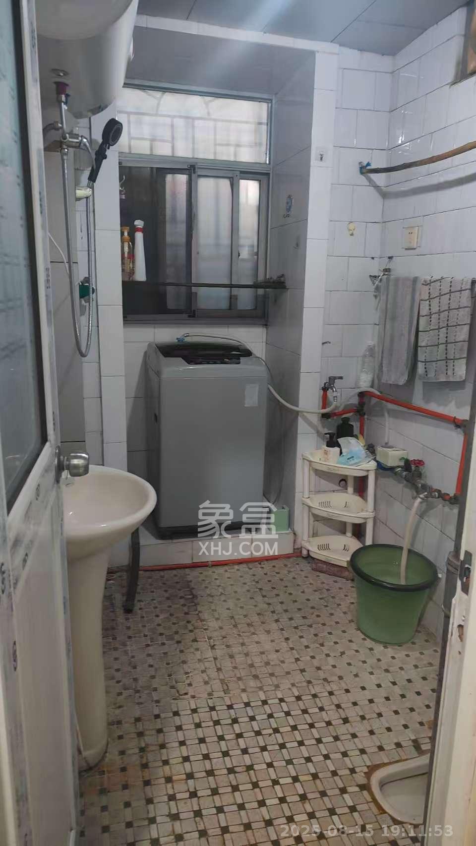 先导银行宿舍  2室1厅1卫   2200.00元/月室内图