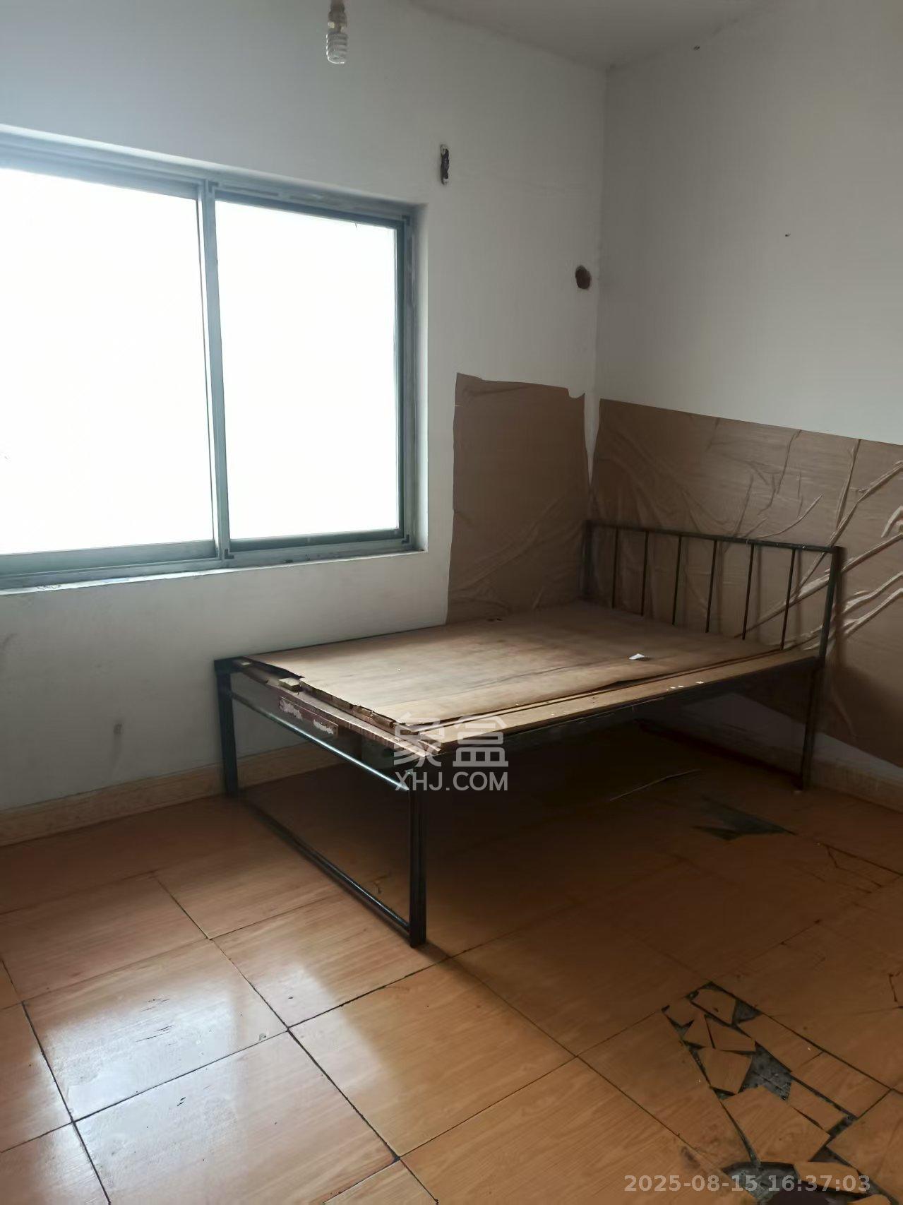 高桥日化城  3室2厅1卫   1800.00元/月室内图