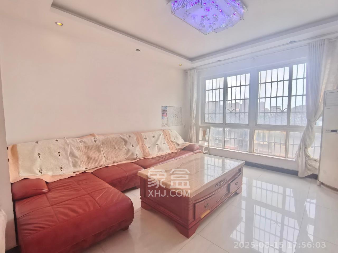 东城名苑  3室2厅2卫    1500.0元/月 东城名苑  3室2厅2卫    1500.0元/月室内图