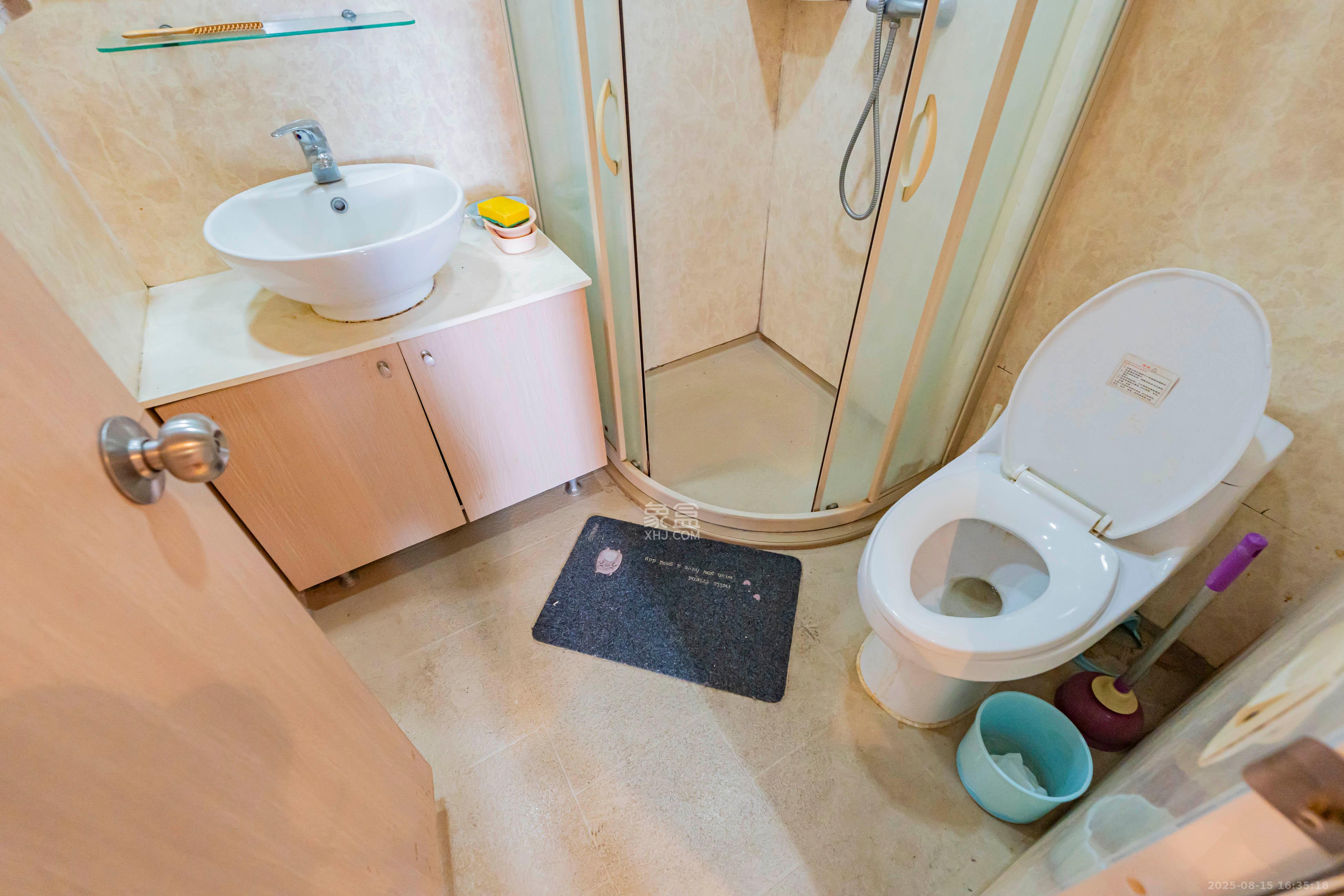 盛世美居荷园 3室2厅1卫 110.0万 盛世美居荷园 3室2厅1卫 110.0万卫生间