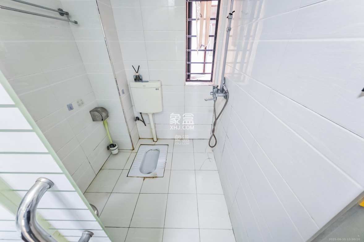 海拔东方 3室2厅1卫 71.0万 海拔东方 3室2厅1卫 71.0万卫生间