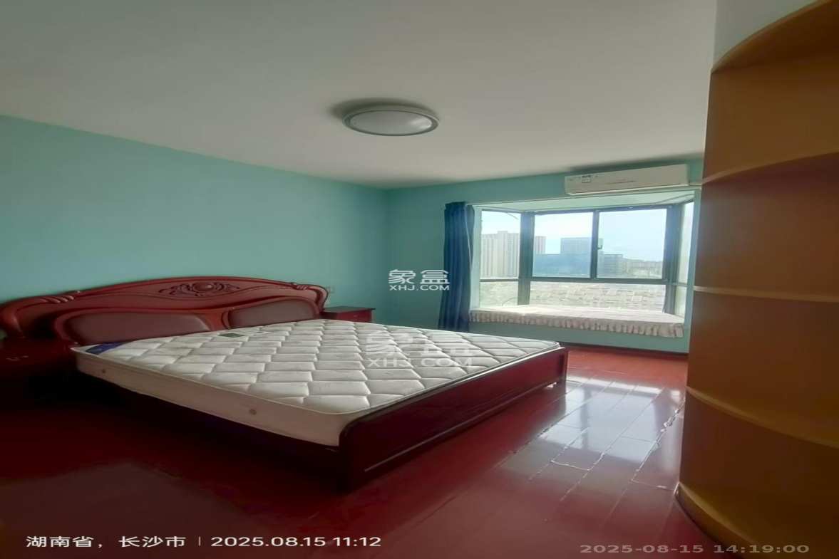 天城湖光山色 3室2厅2卫 2400.0元/月 天城湖光山色 3室2厅2卫 2400.0元/月室内图