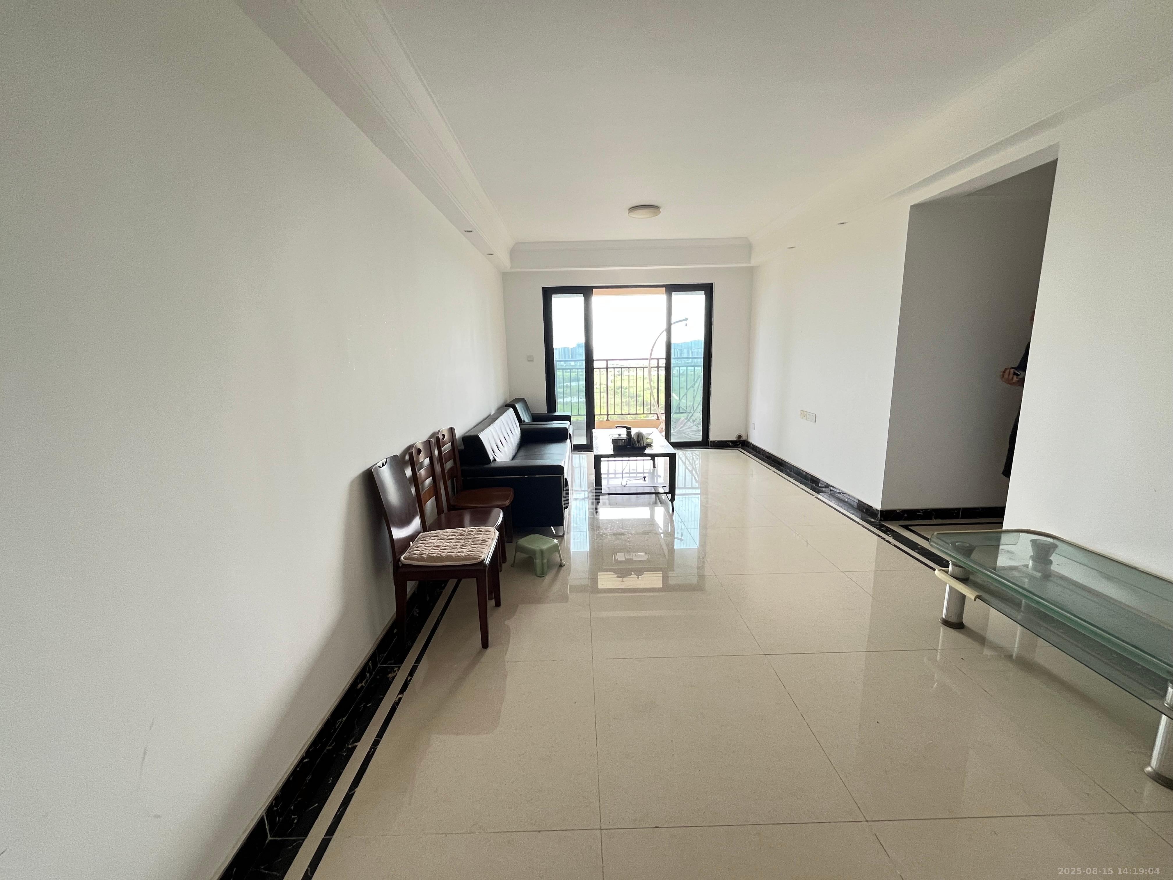 中海国际五期  3室2厅2卫    2200.0元/月 中海国际五期  3室2厅2卫    2200.0元/月室内图