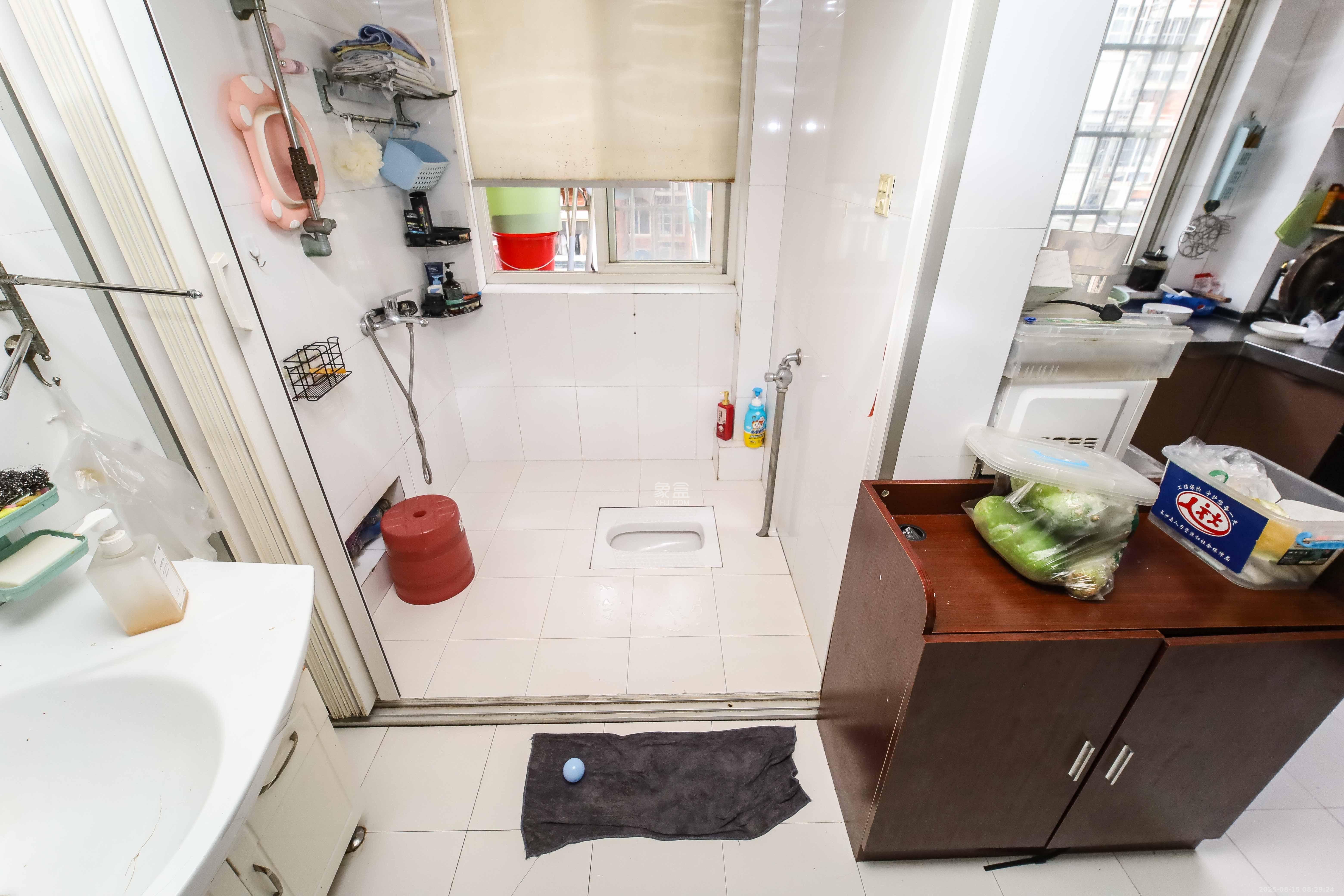 紫薇鑫园  3室1厅2卫    2500.0元/月室内图