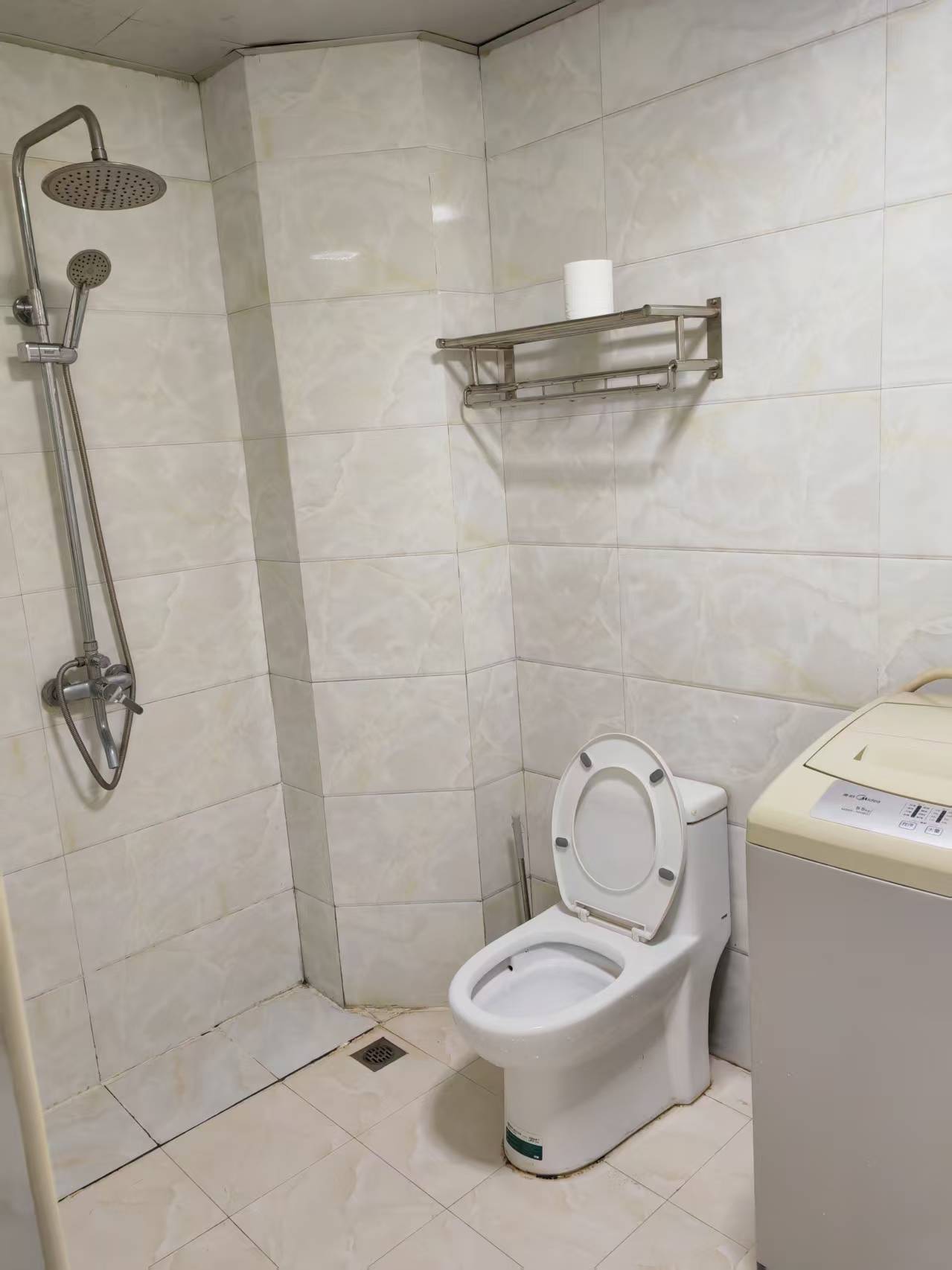 冠都现代城(冠都幸福彼岸) 1室1厅1卫 1000.0元/月 冠都现代城(冠都幸福彼岸) 1室1厅1卫 1000.0元/月室内图