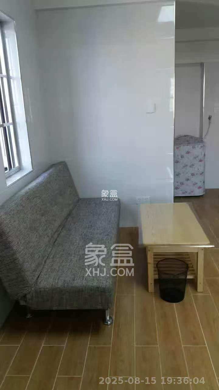 和隆花半里  1室1厅1卫    1800.0元/月 和隆花半里  1室1厅1卫    1800.0元/月室内图