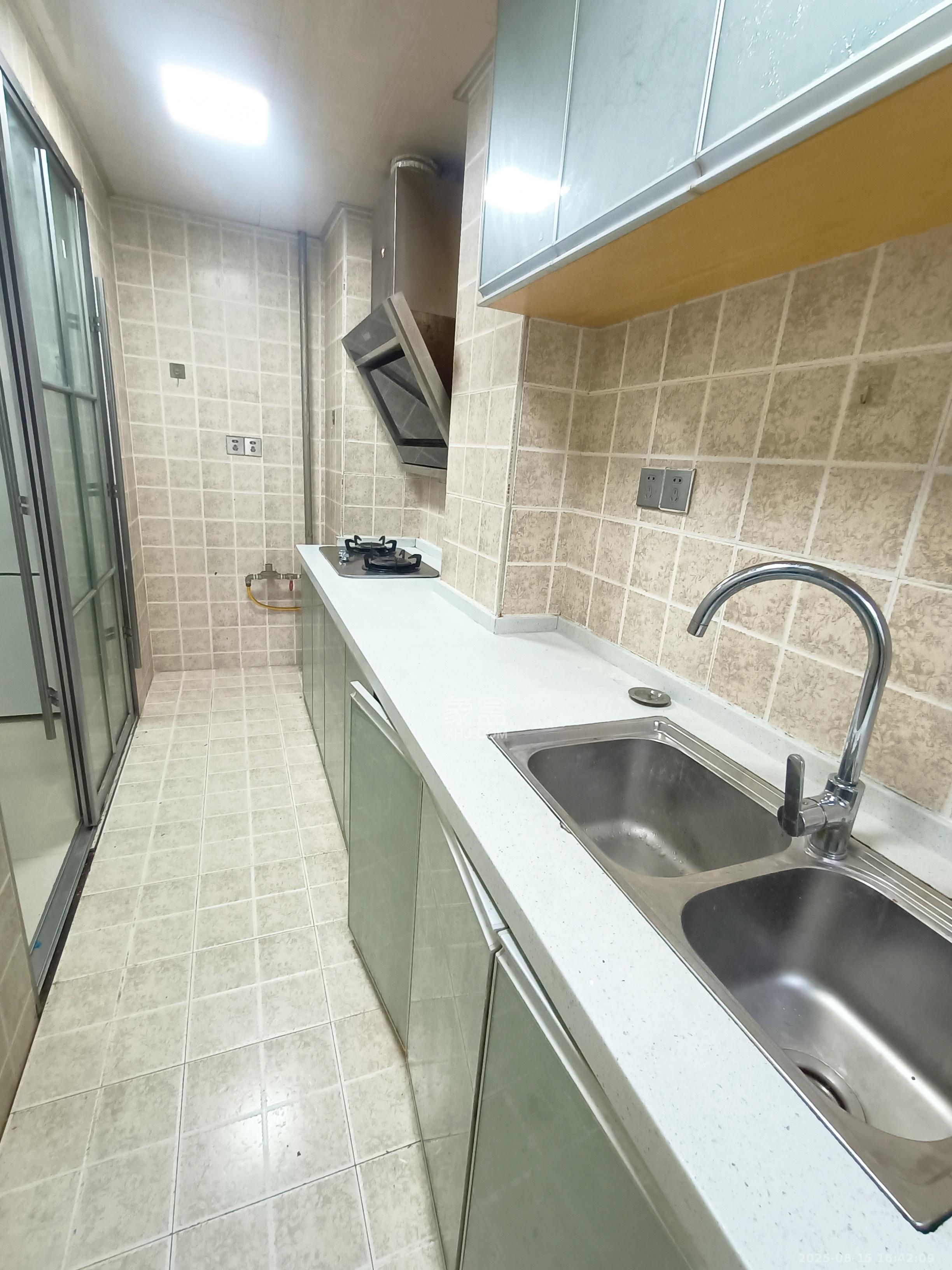 旭辉华庭 3室2厅1卫 1700.0元/月 旭辉华庭 3室2厅1卫 1700.0元/月室内图